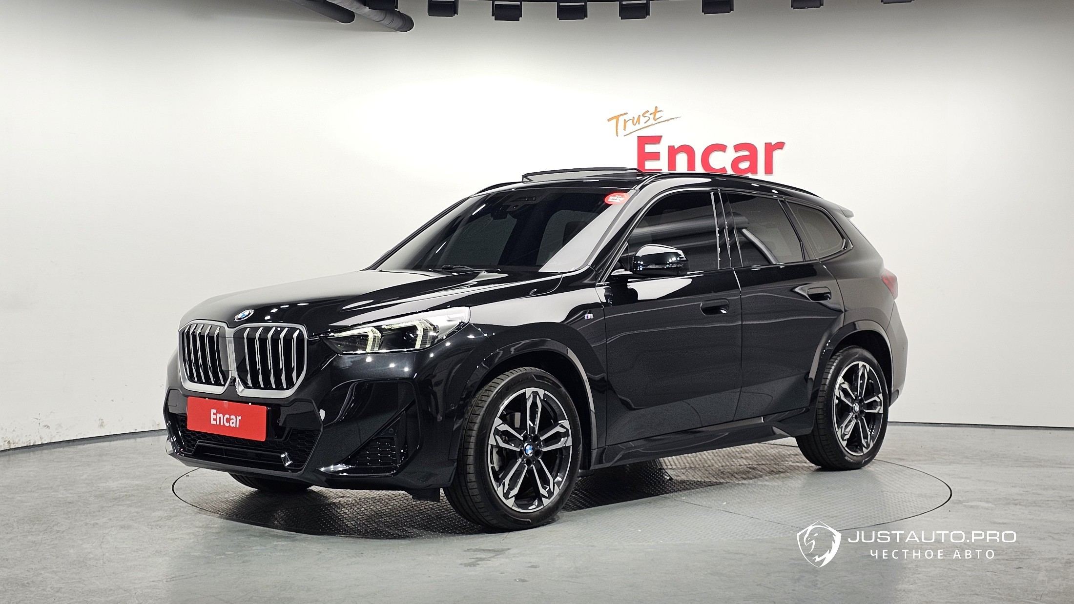 Автомобиль BMW X1
