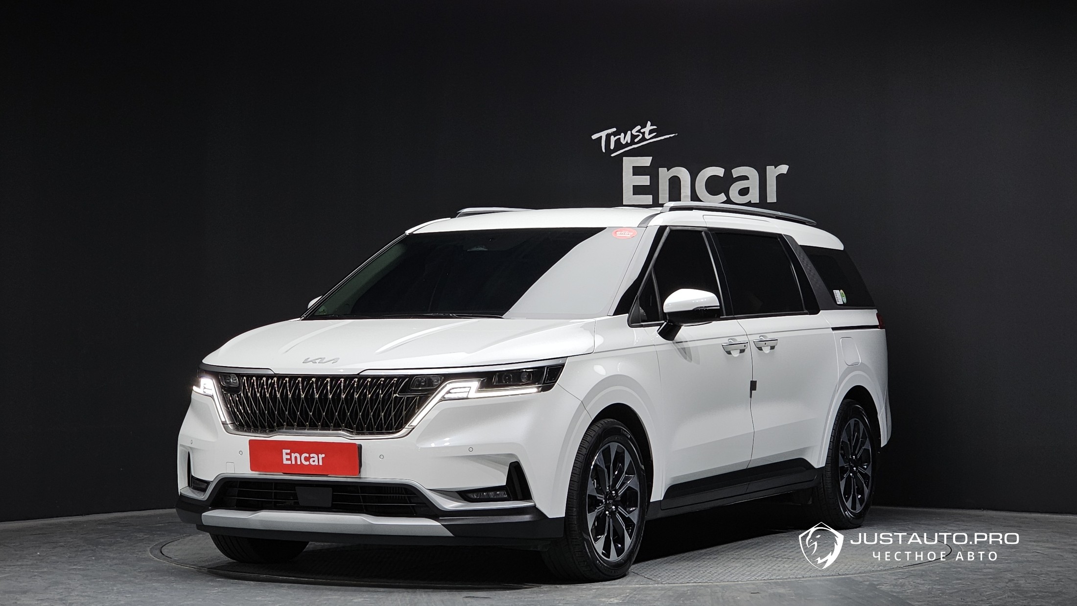 Автомобиль Kia Canival