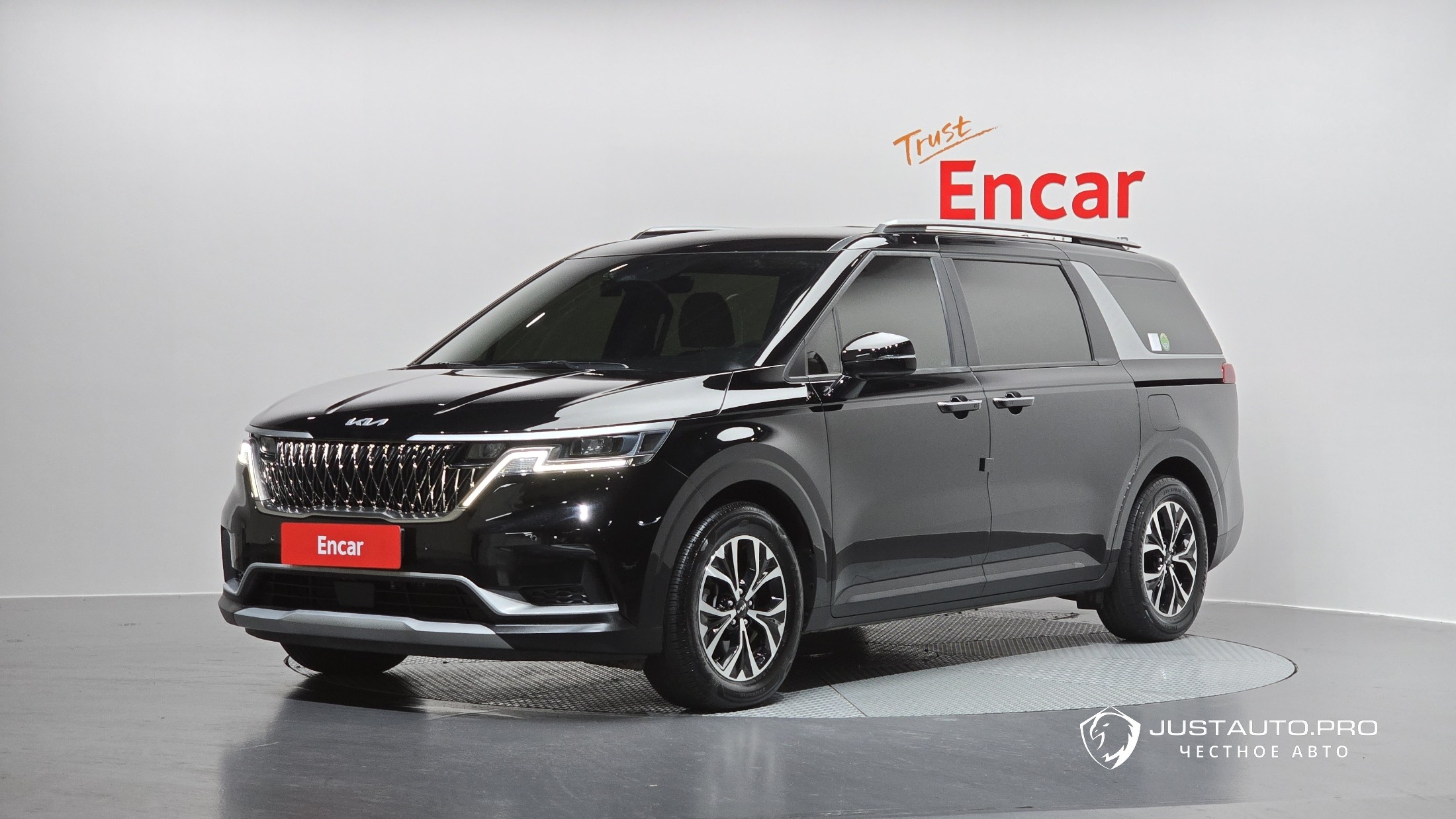 Автомобиль Kia Canival