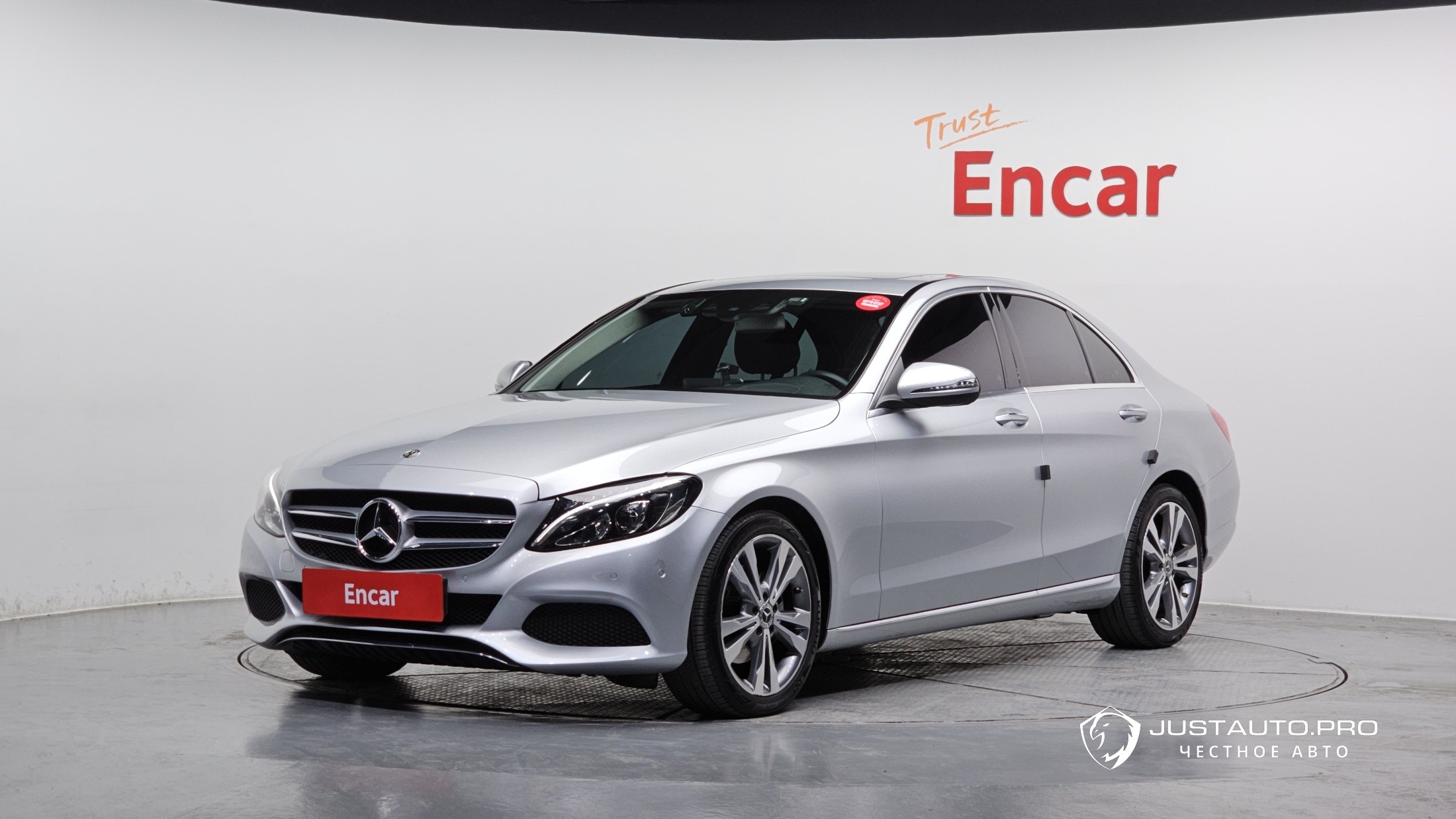 Автомобиль Mercedes-Benz C-Class
