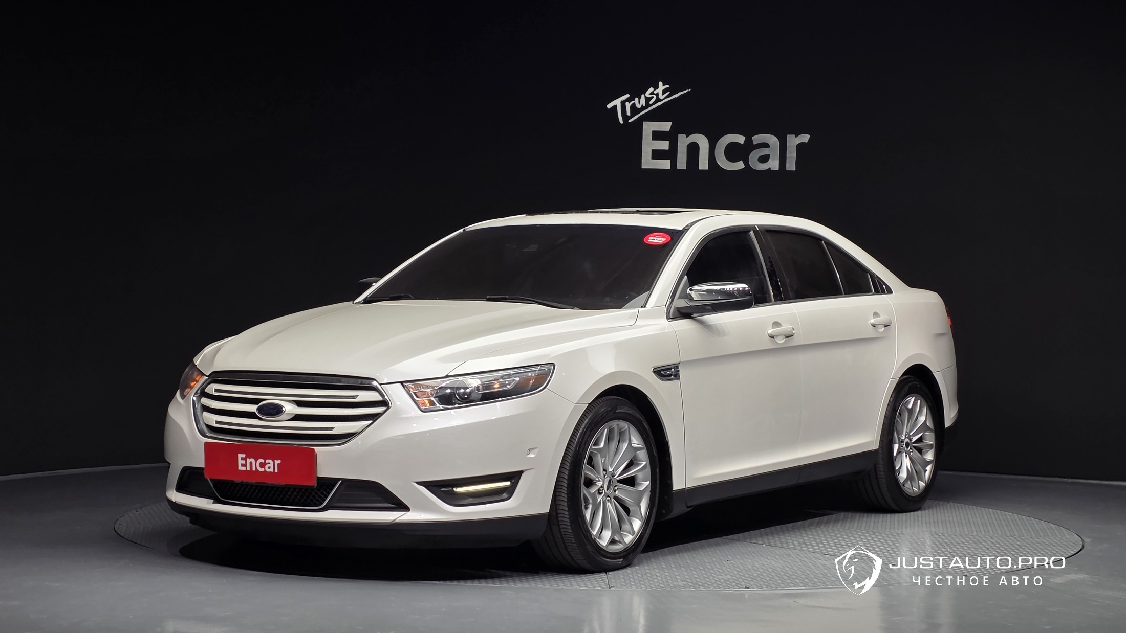 Автомобиль Ford Taurus