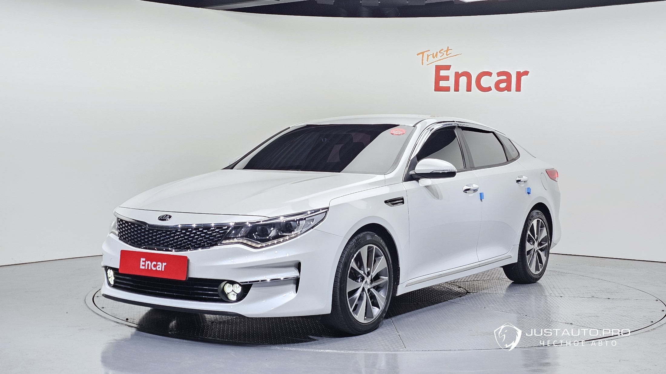 Автомобиль Kia K5