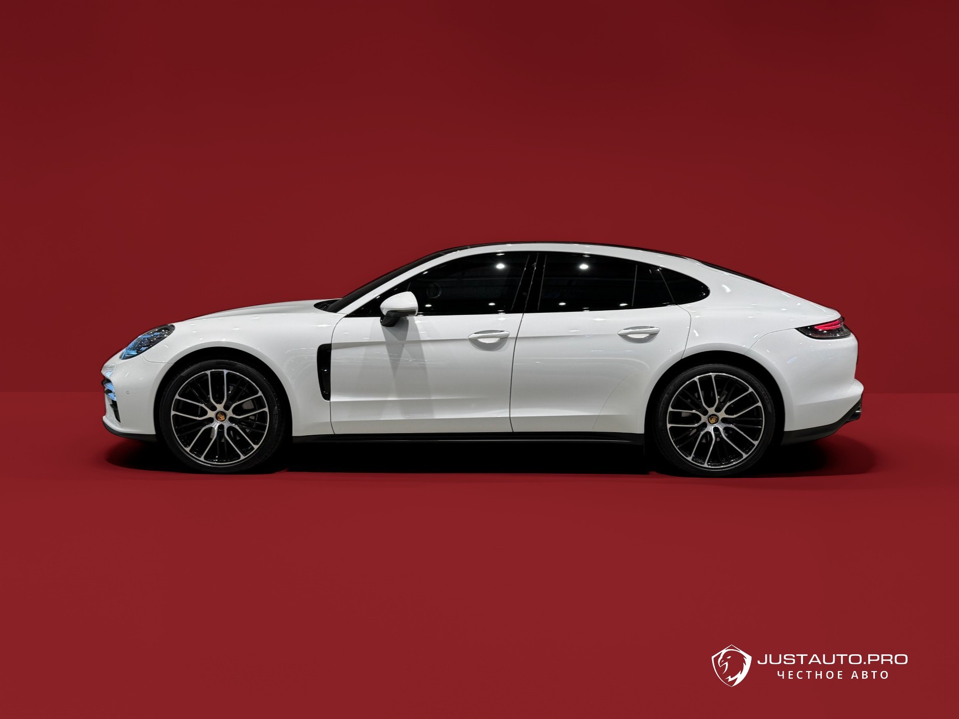 Автомобиль Porsche Panamera