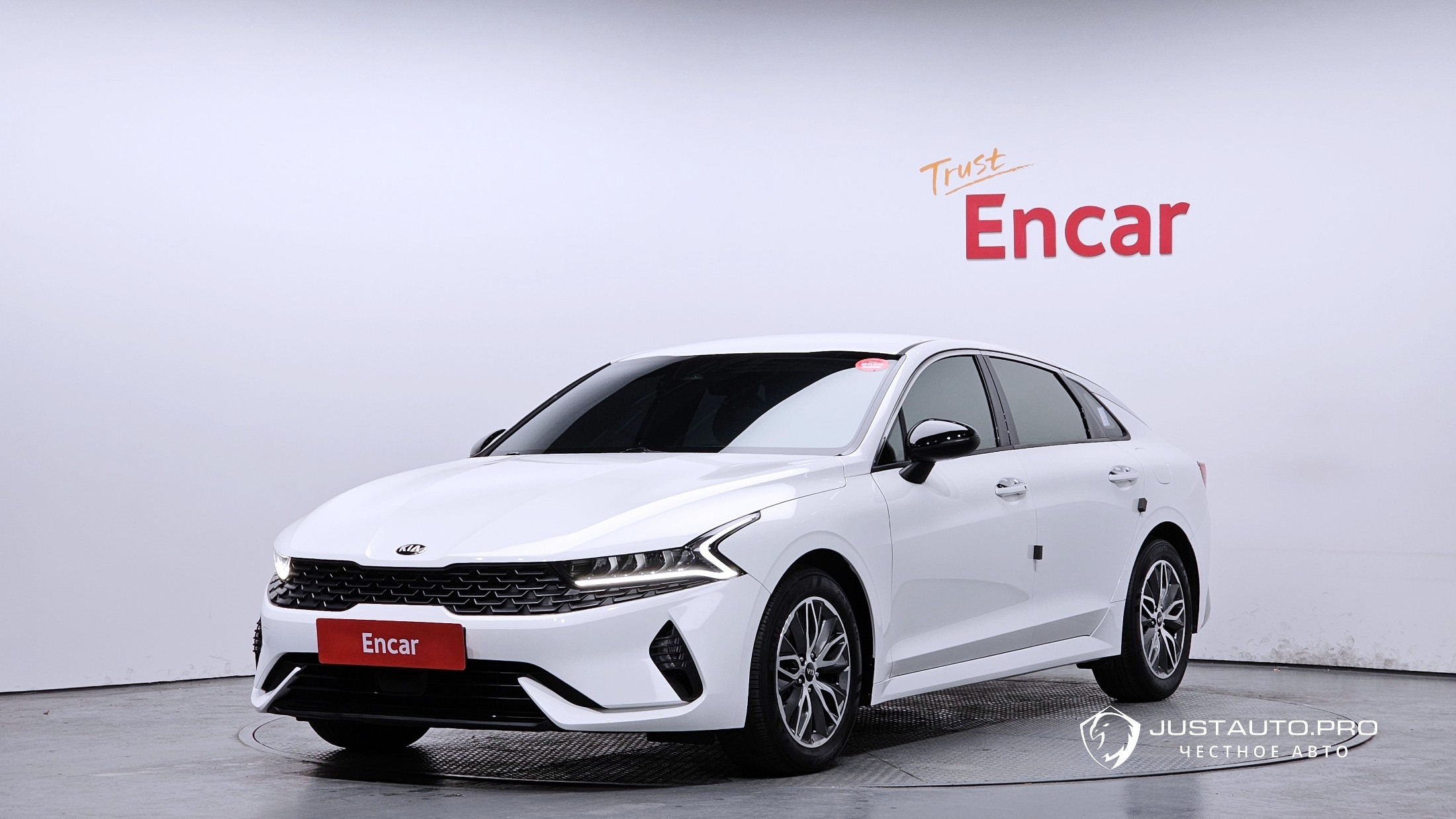 Автомобиль Kia K5