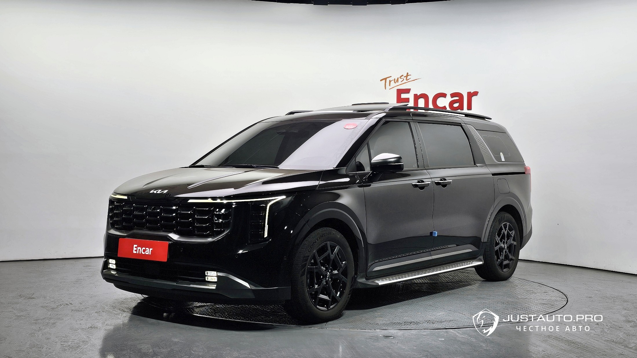 Автомобиль Kia Canival