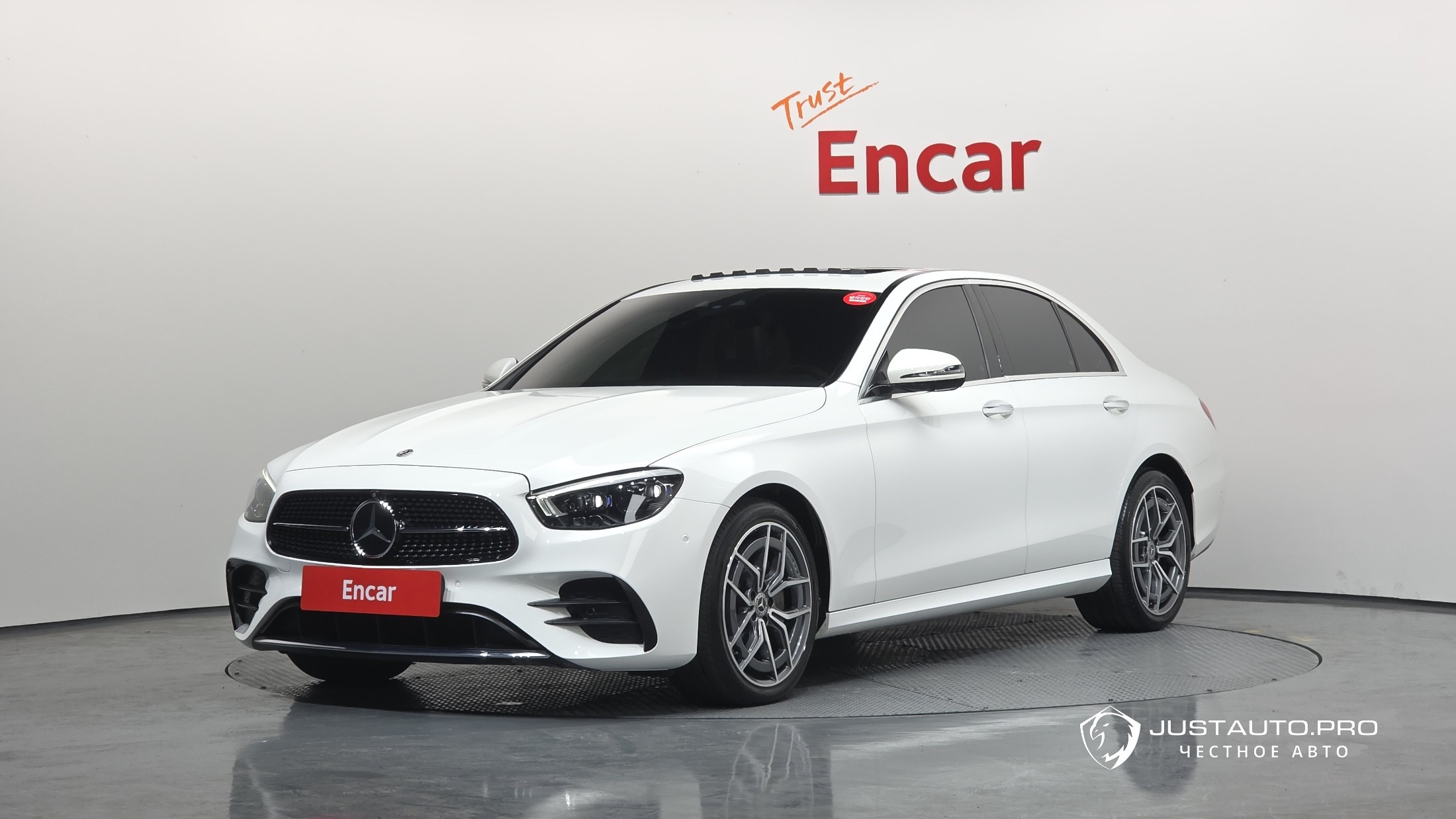 Автомобиль Mercedes-Benz E-Class