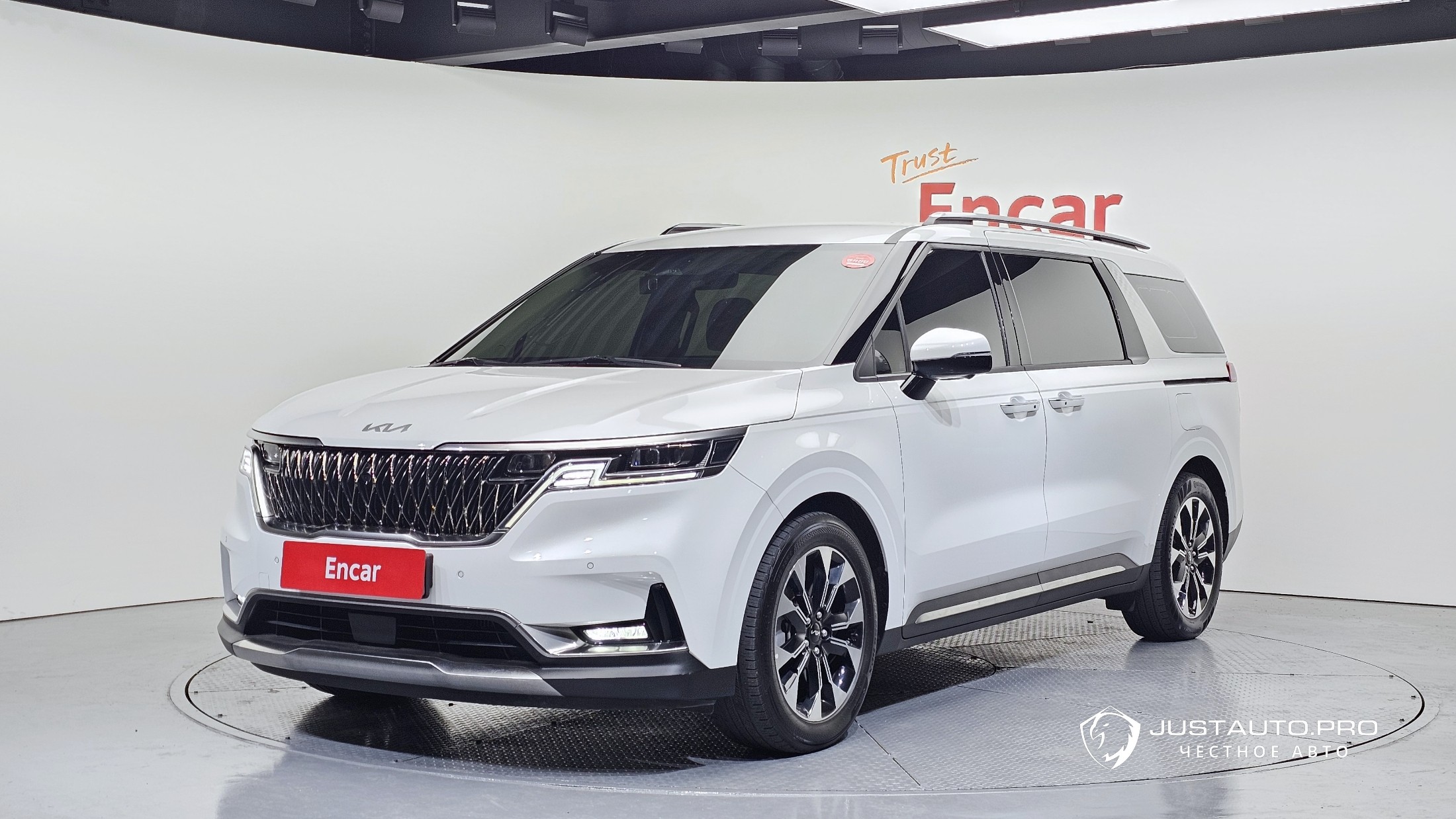 Автомобиль Kia Canival