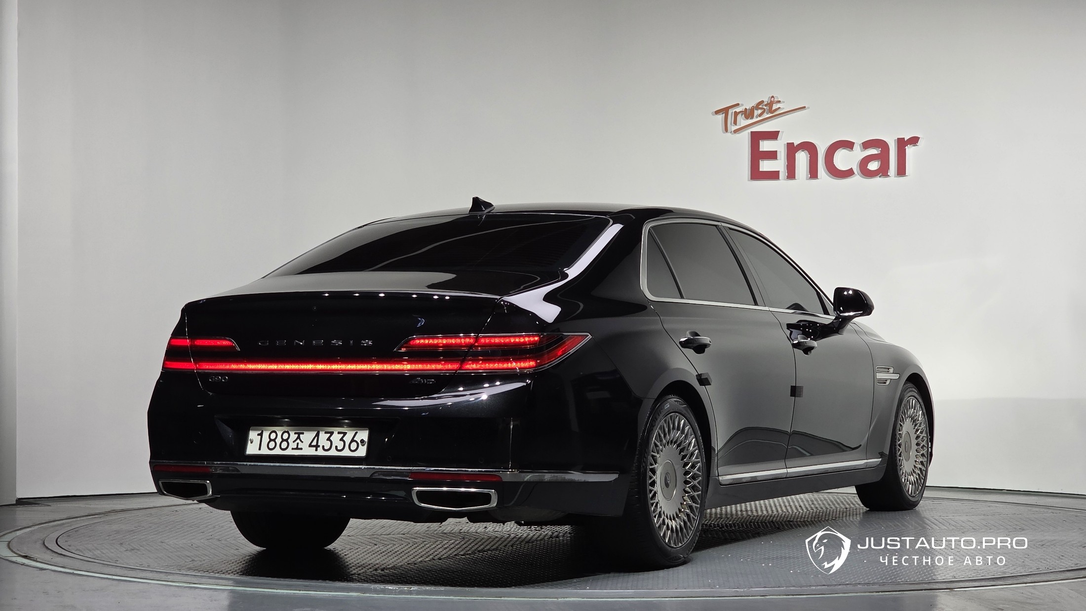Автомобиль Genesis G90