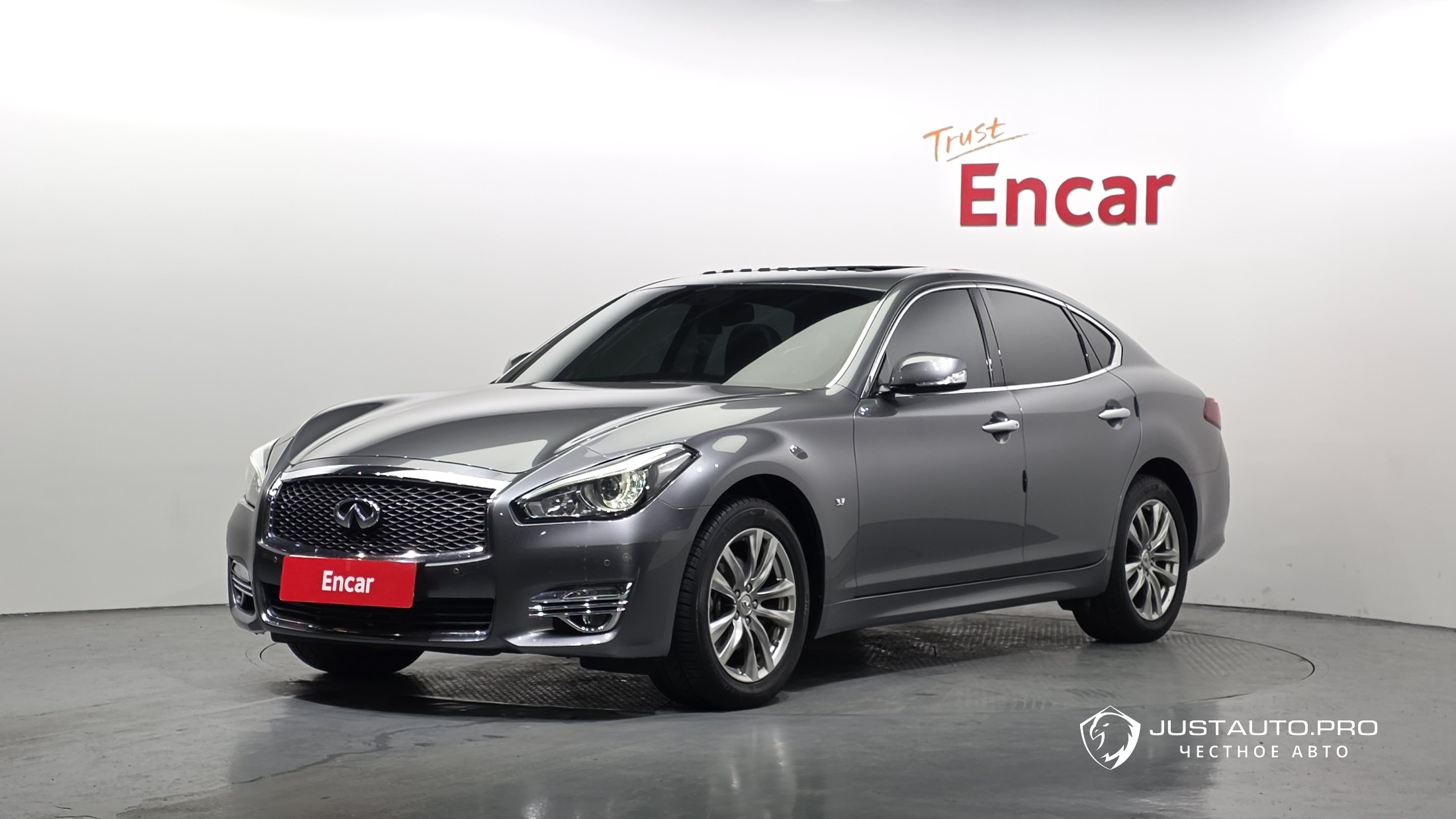 Автомобиль Infiniti Q70