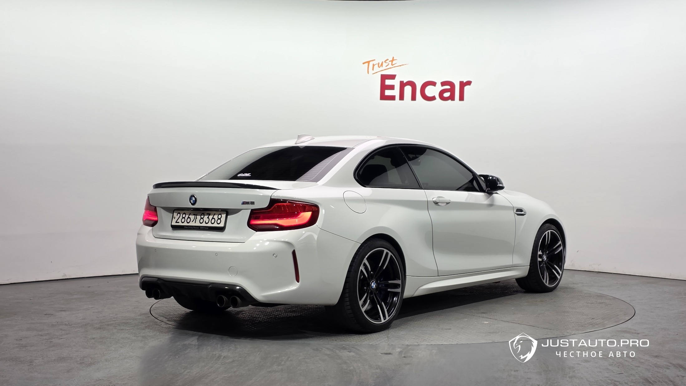 Автомобиль BMW M2