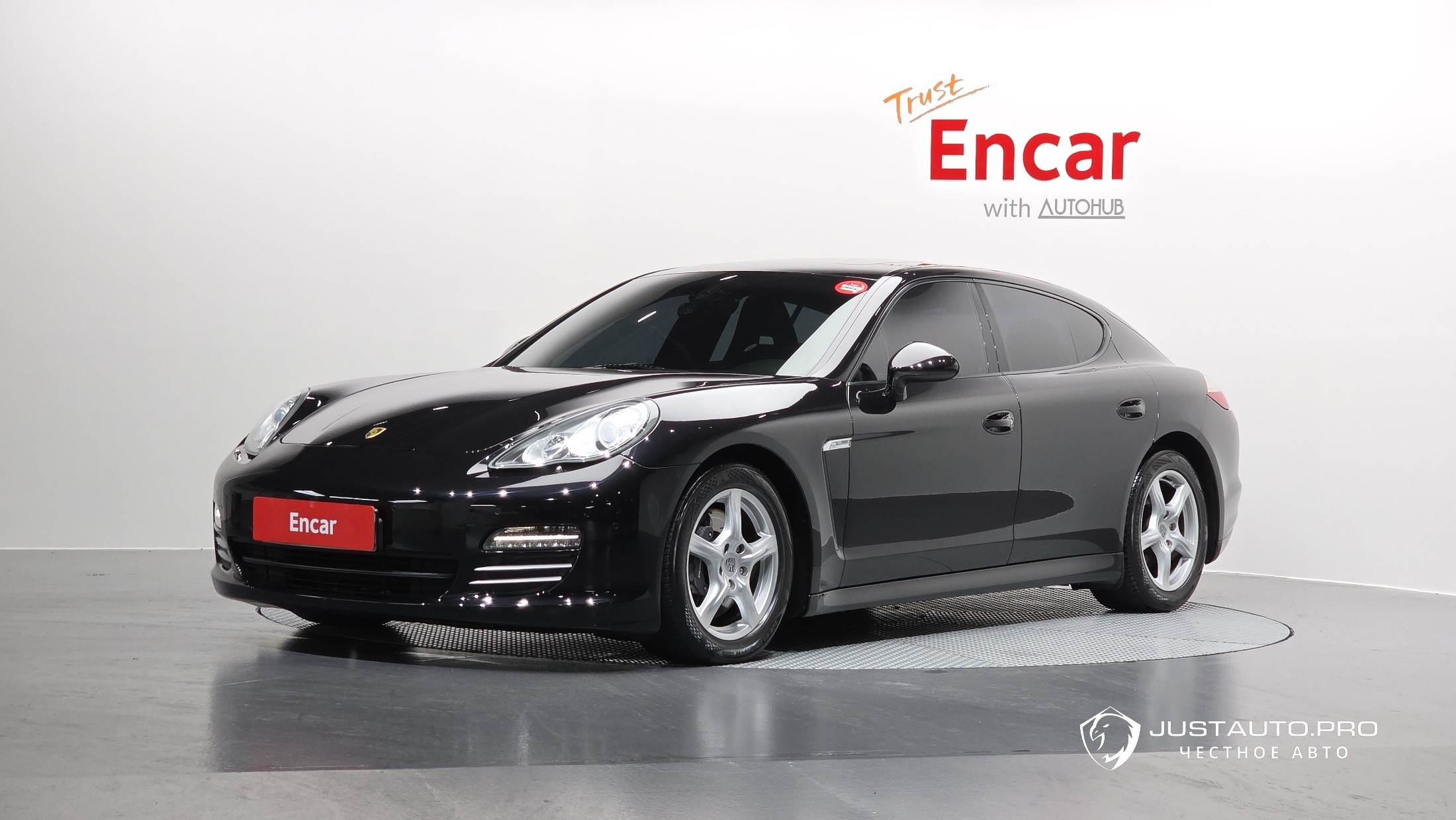 Автомобиль Porsche Panamera