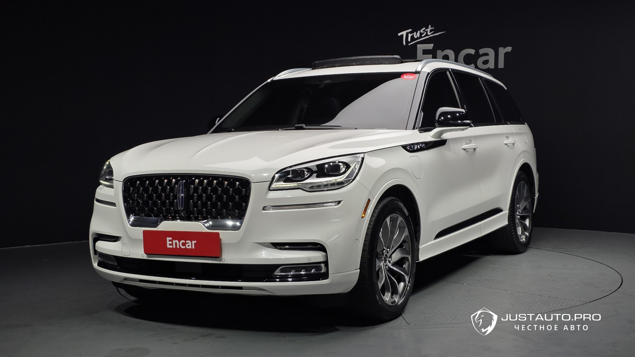 Автомобиль Lincoln Aviator