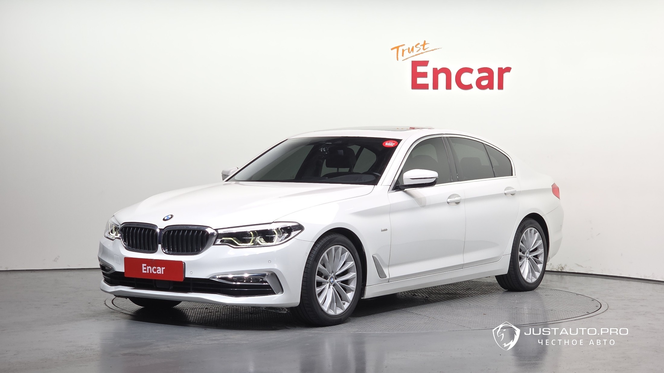 Автомобиль BMW 5-Series