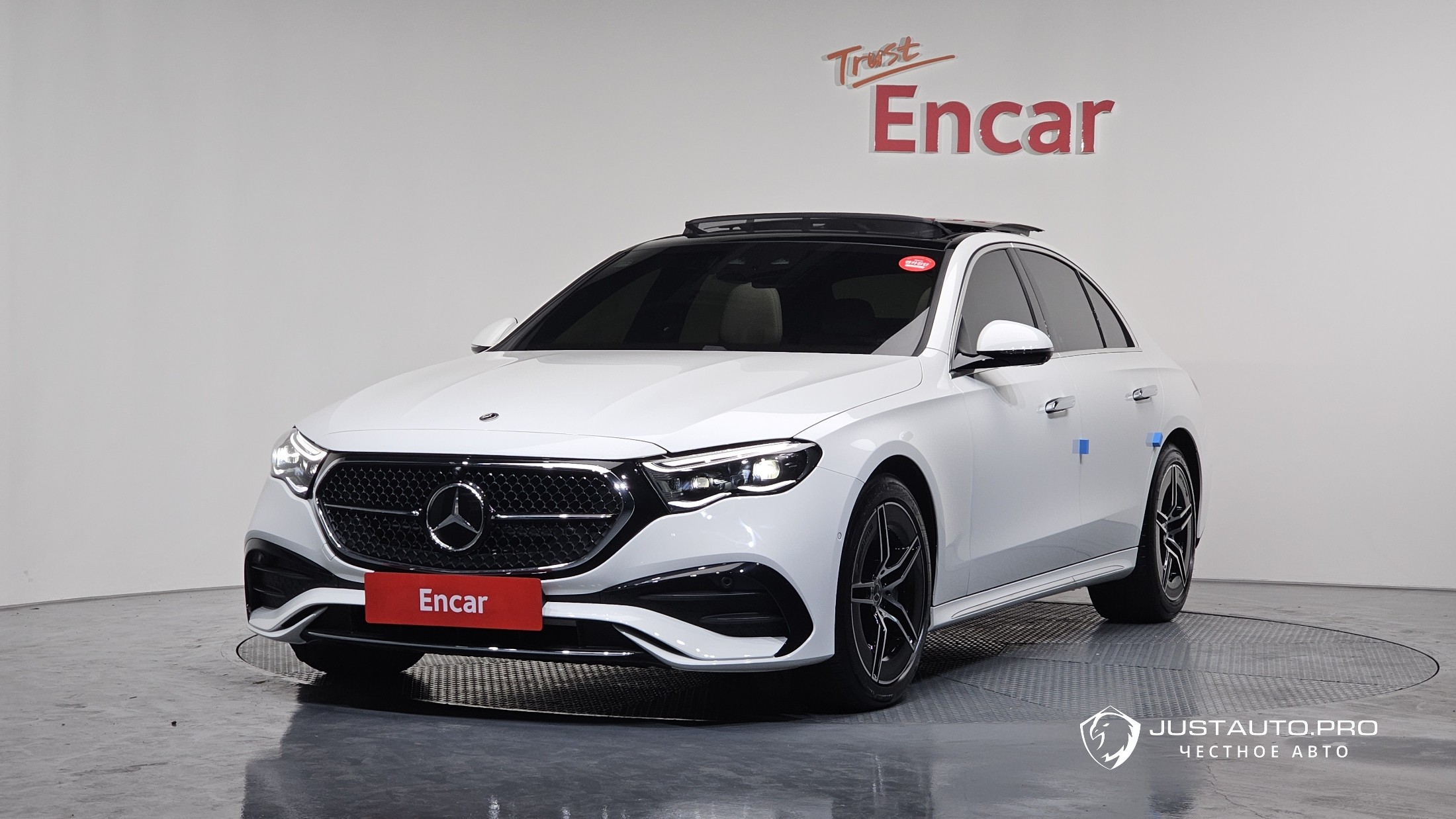 Автомобиль Mercedes-Benz E-Class