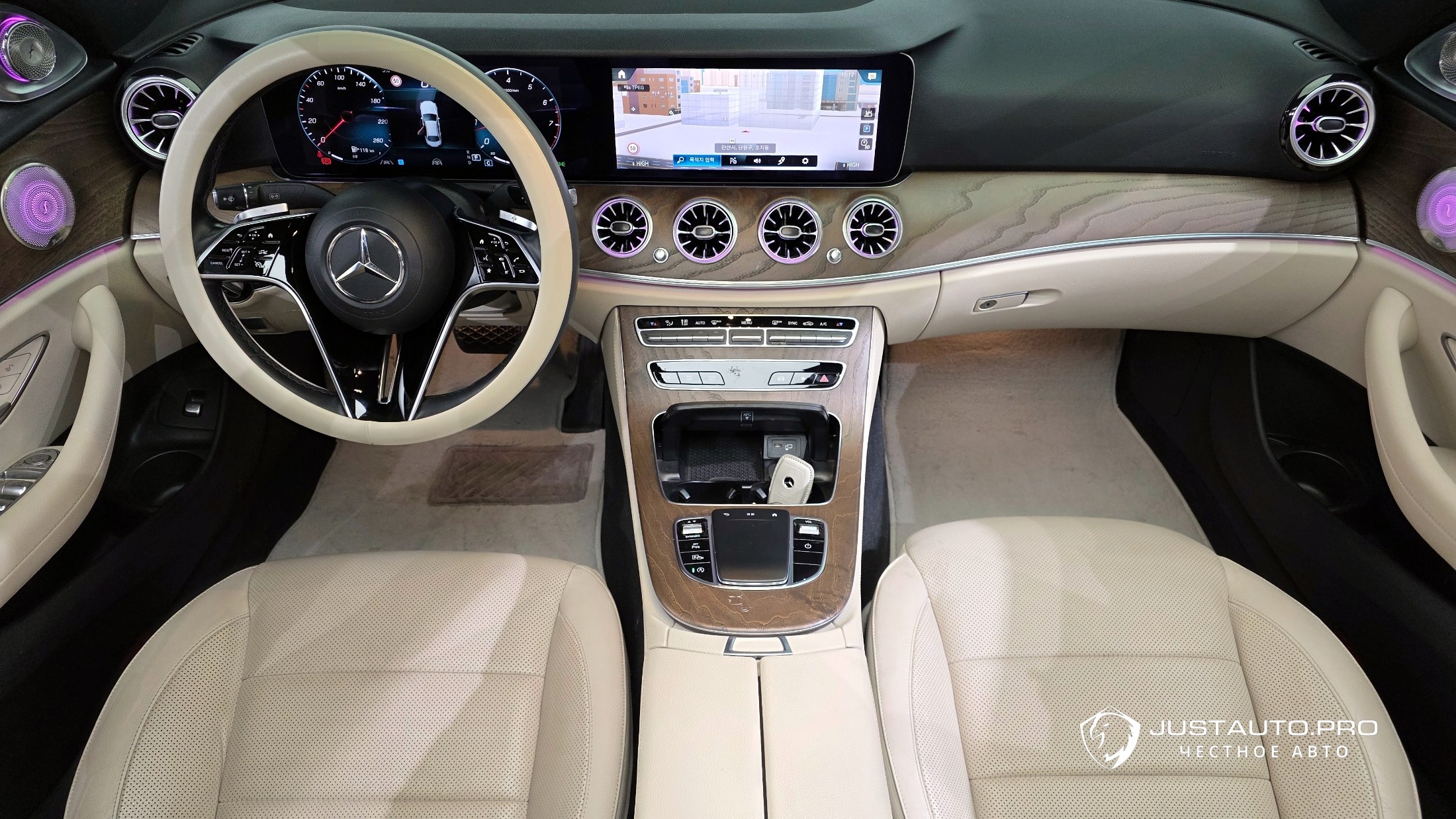 Автомобиль Mercedes-Benz E-Class