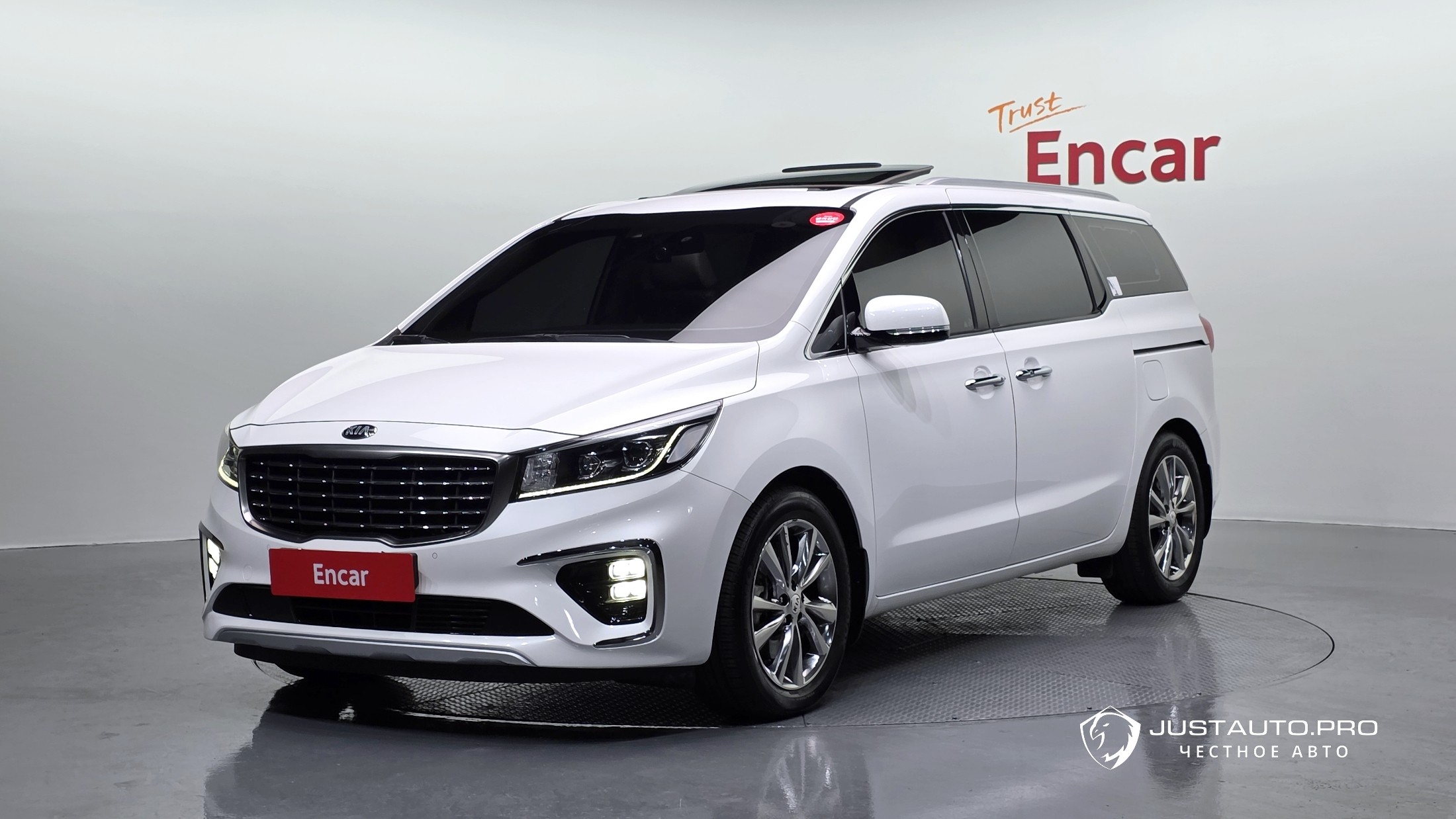 Автомобиль Kia Canival