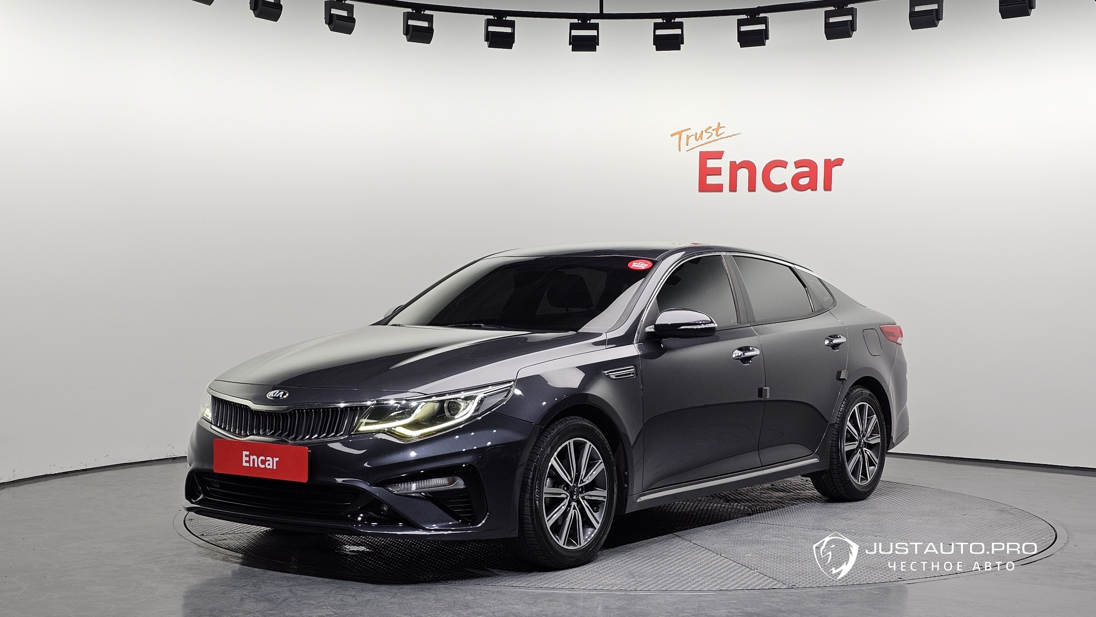 Автомобиль Kia K5