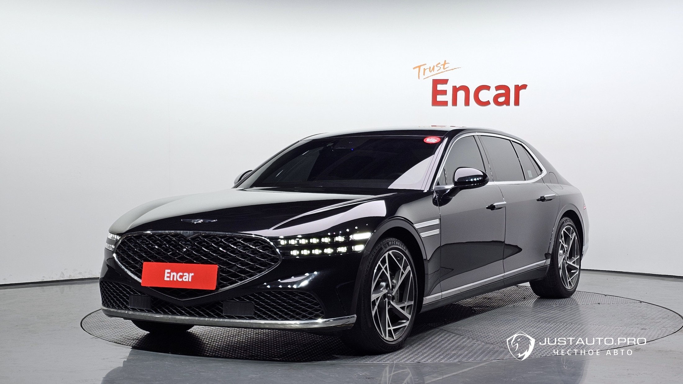 Автомобиль Genesis G90