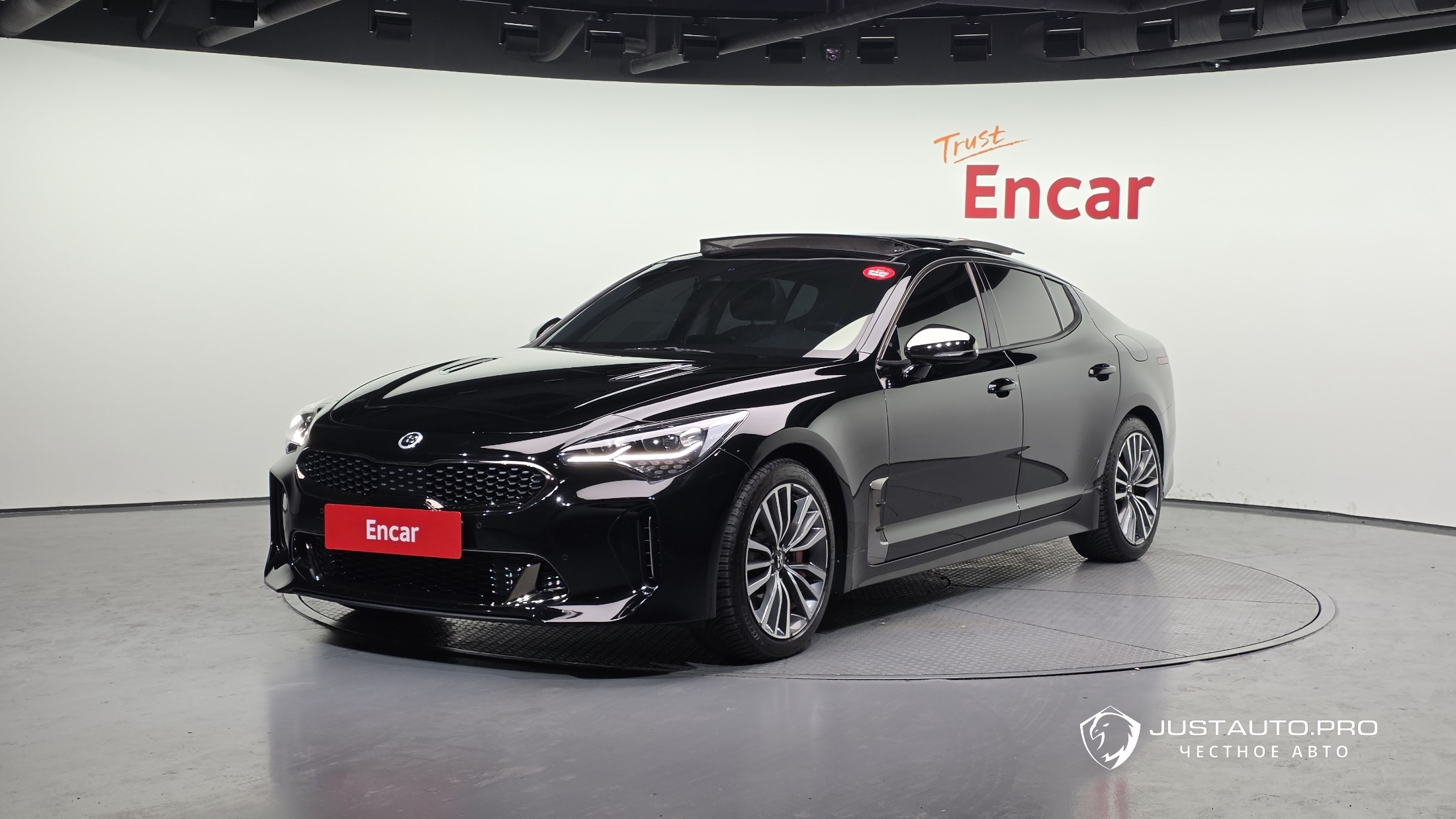 Автомобиль Kia Stinger