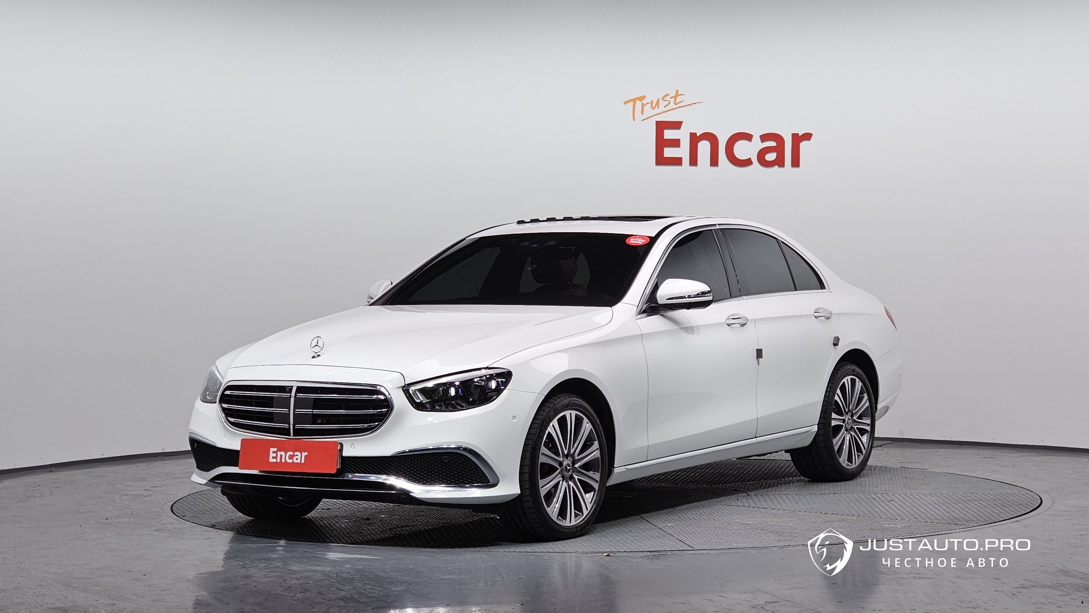 Автомобиль Mercedes-Benz E-Class