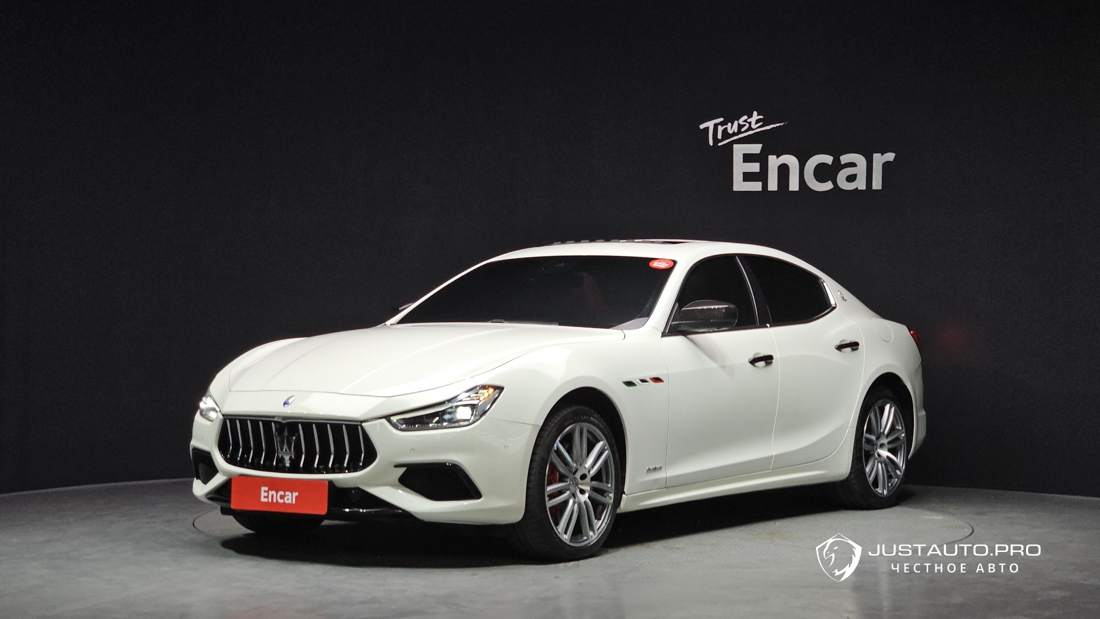 Автомобиль Maserati Ghibli