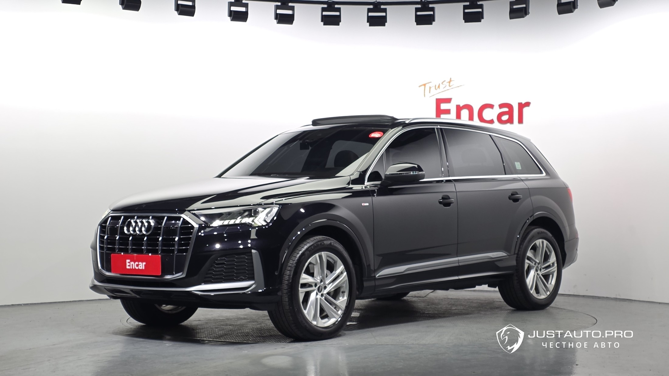 Автомобиль Audi Q7