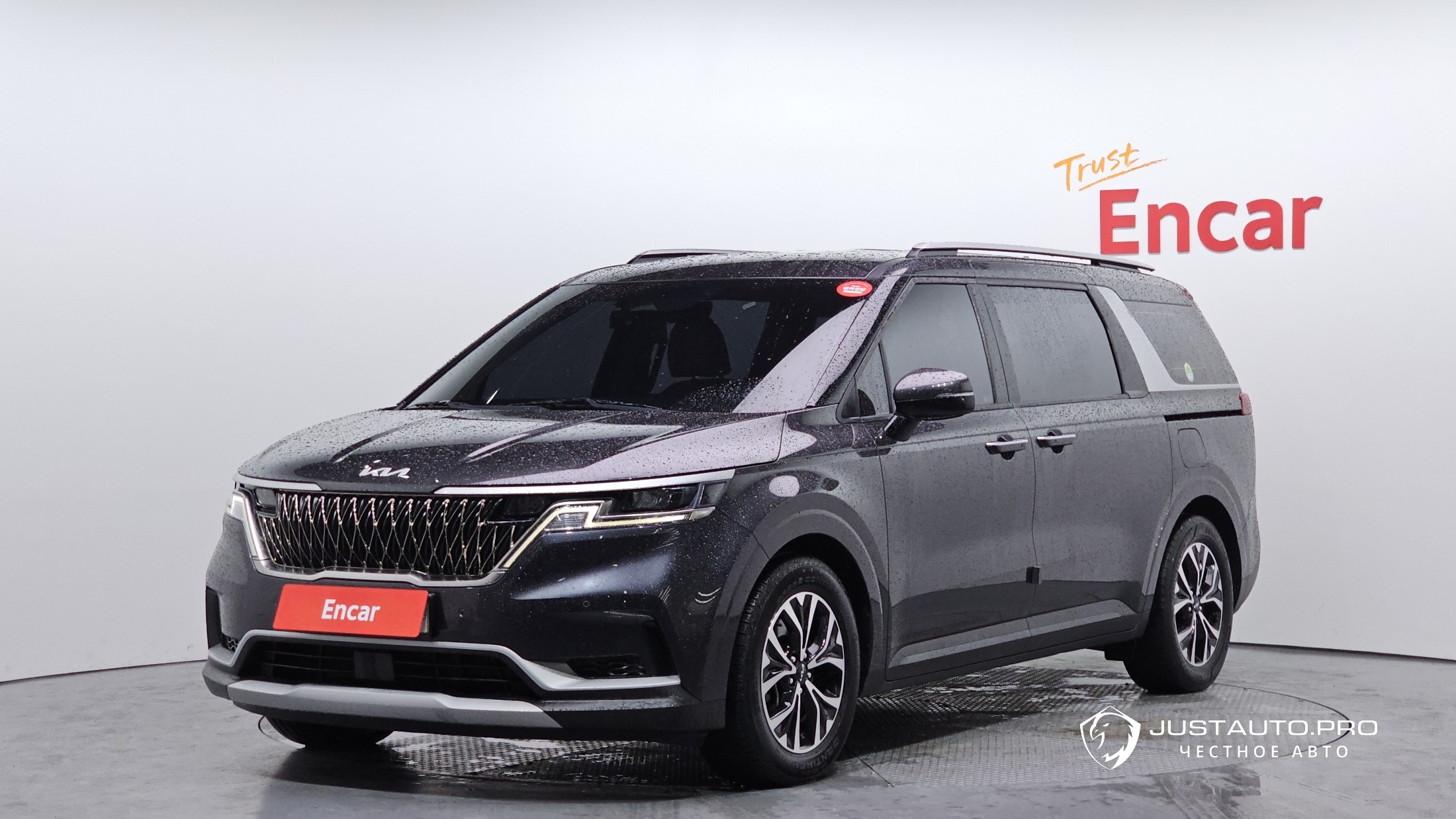 Автомобиль Kia Canival