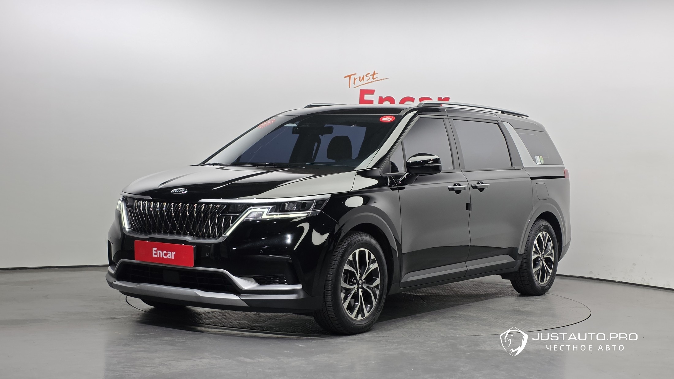 Автомобиль Kia Canival