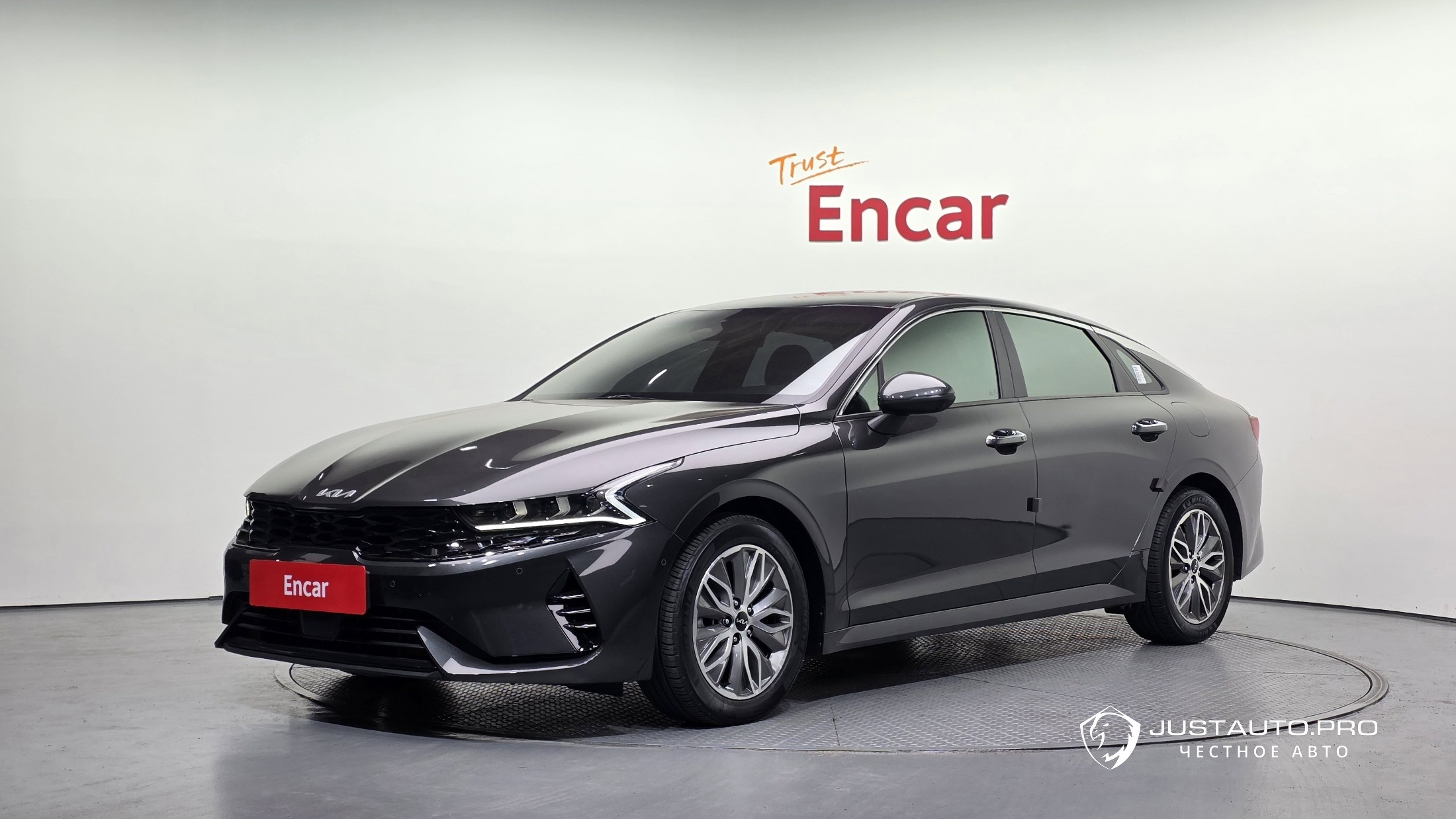 Автомобиль Kia K5