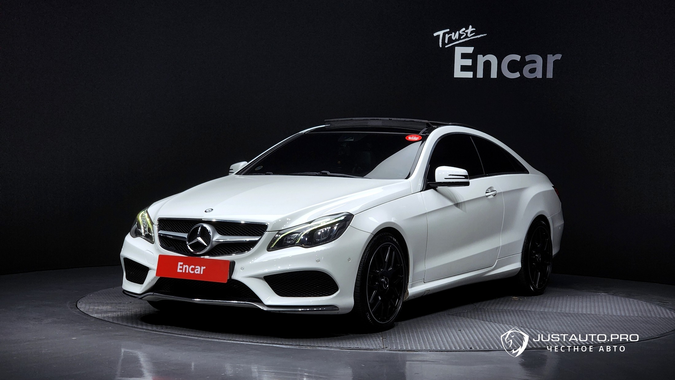 Автомобиль Mercedes-Benz E-Class