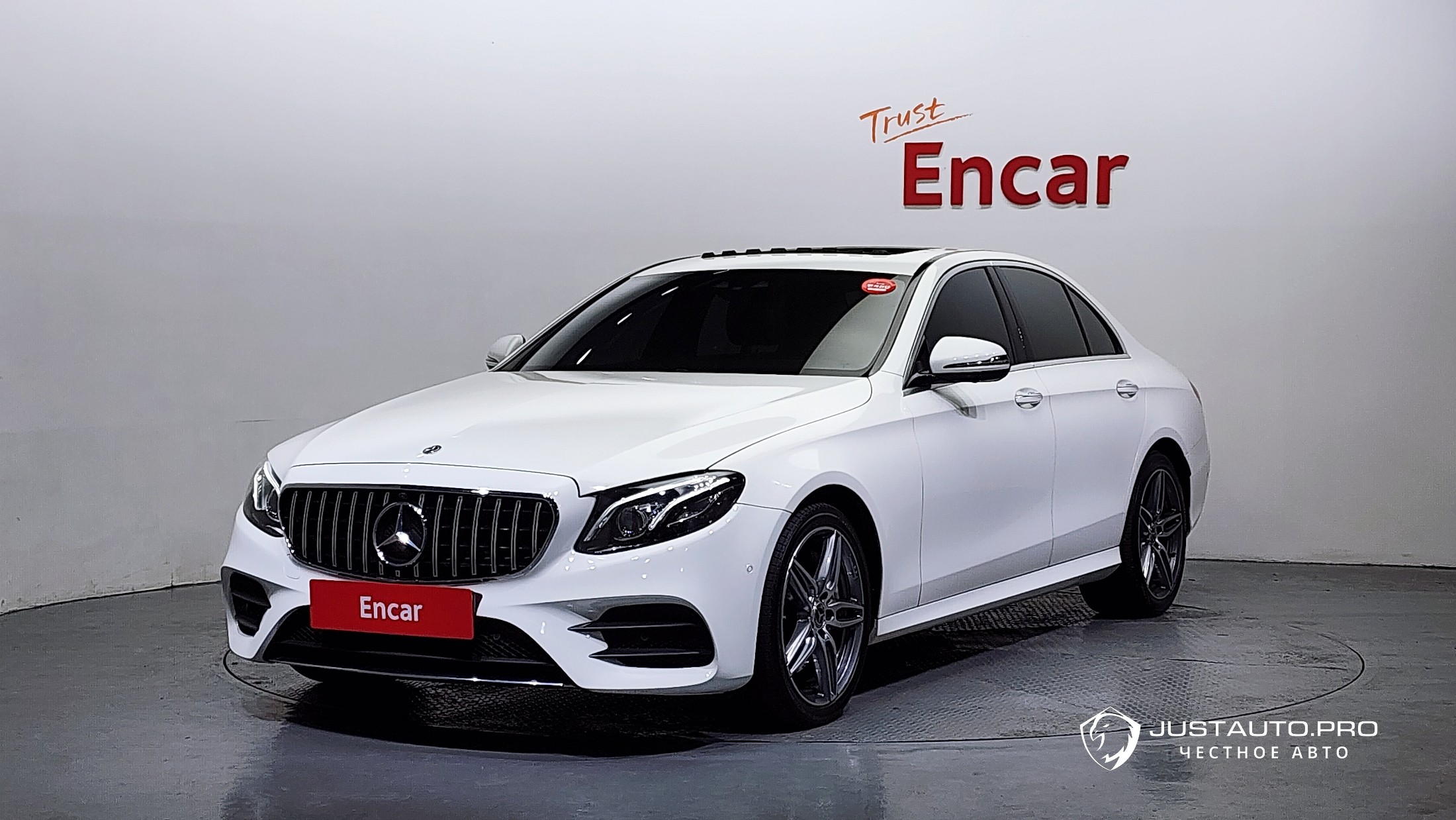 Автомобиль Mercedes-Benz E-Class