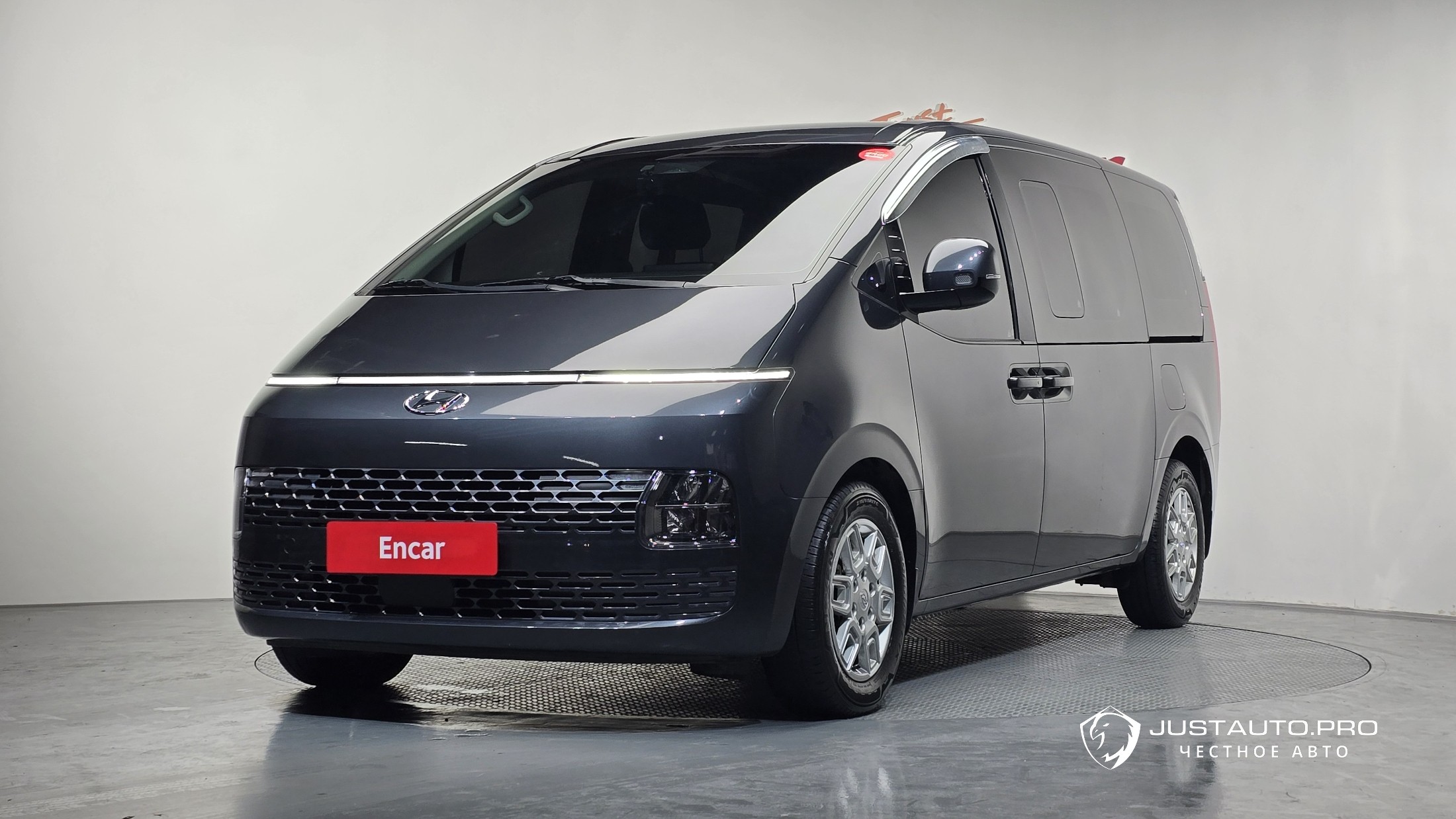 Автомобиль Hyundai Staria