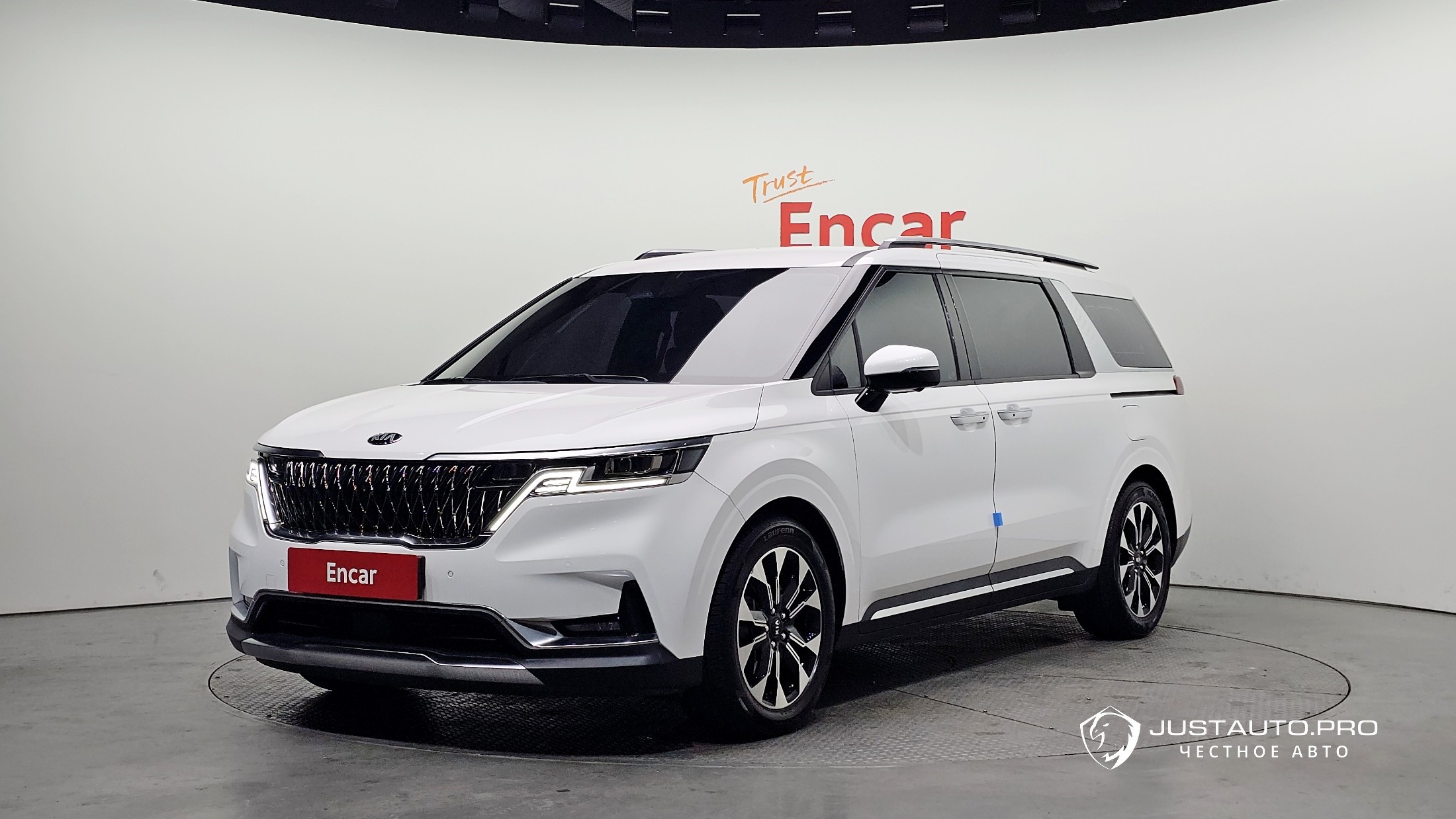 Автомобиль Kia Canival