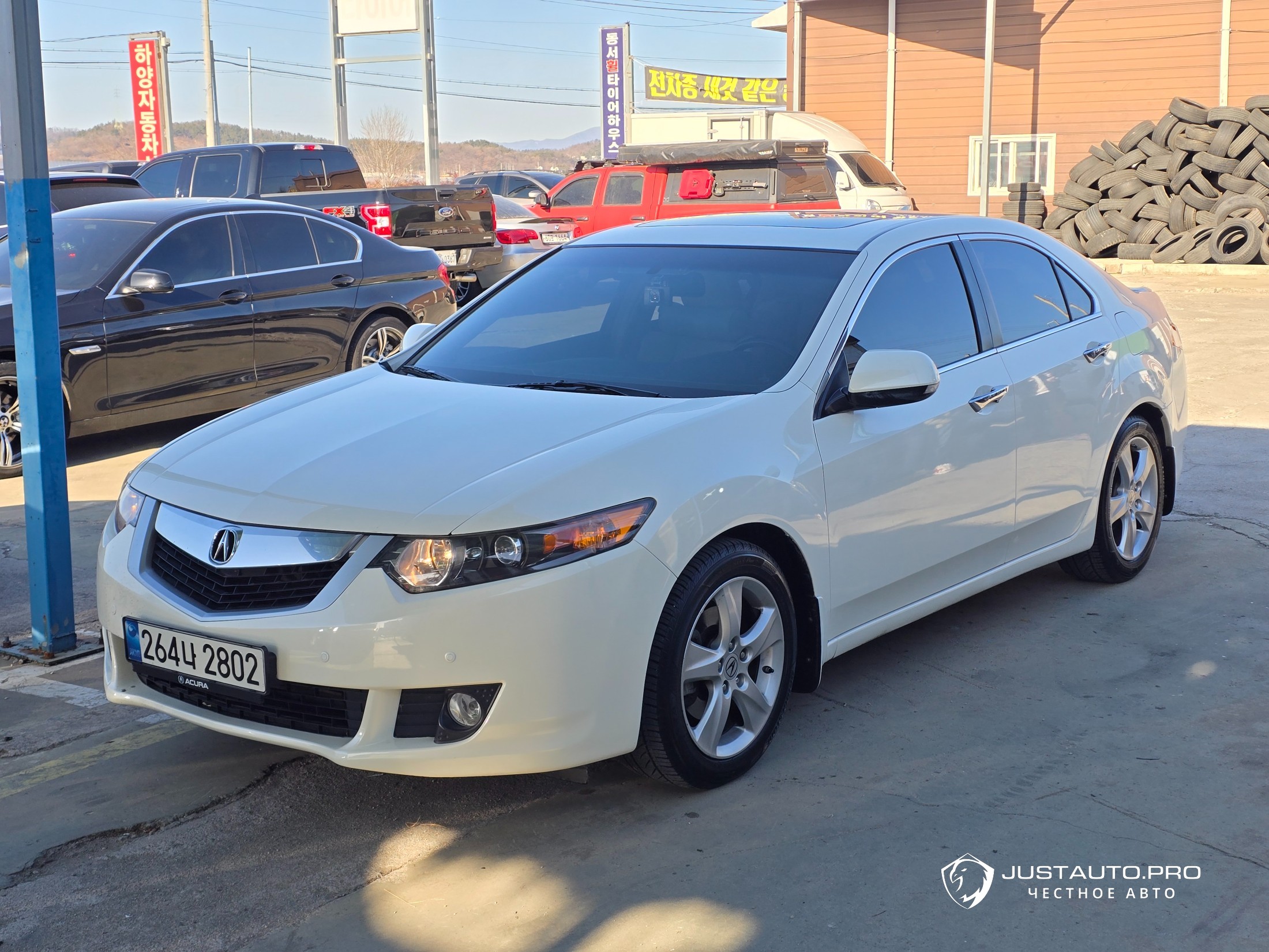Автомобиль Acura TSX