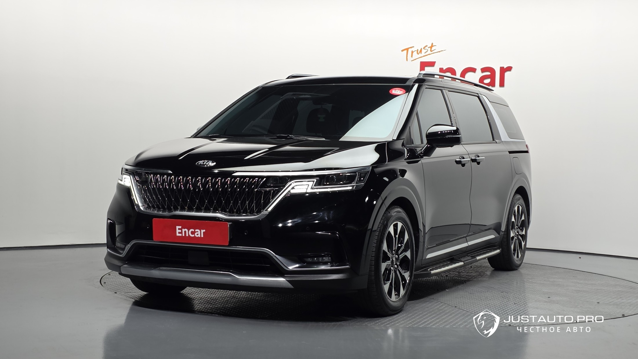 Автомобиль Kia Canival