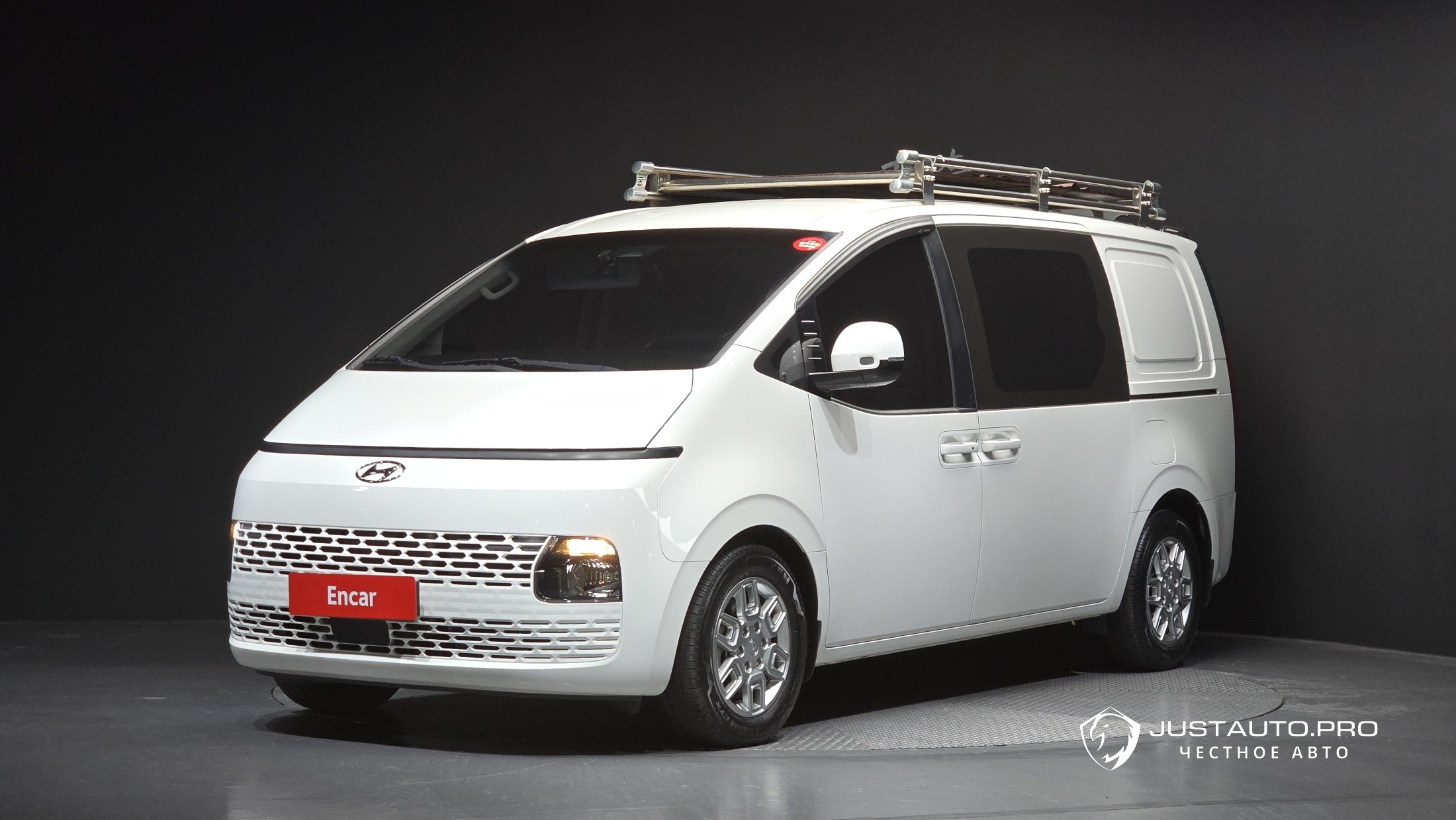 Автомобиль Hyundai Staria