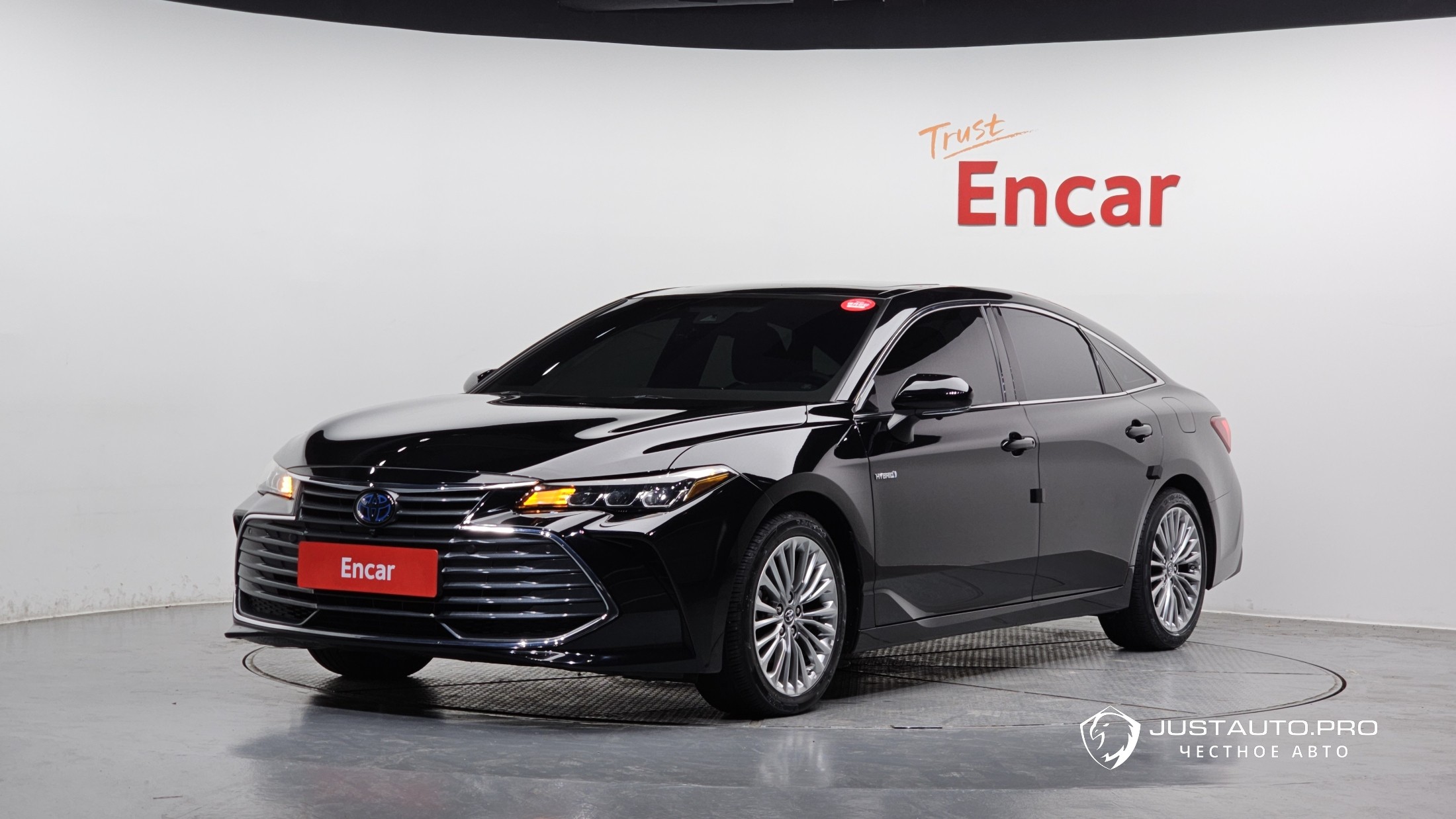 Автомобиль Toyota Avalon