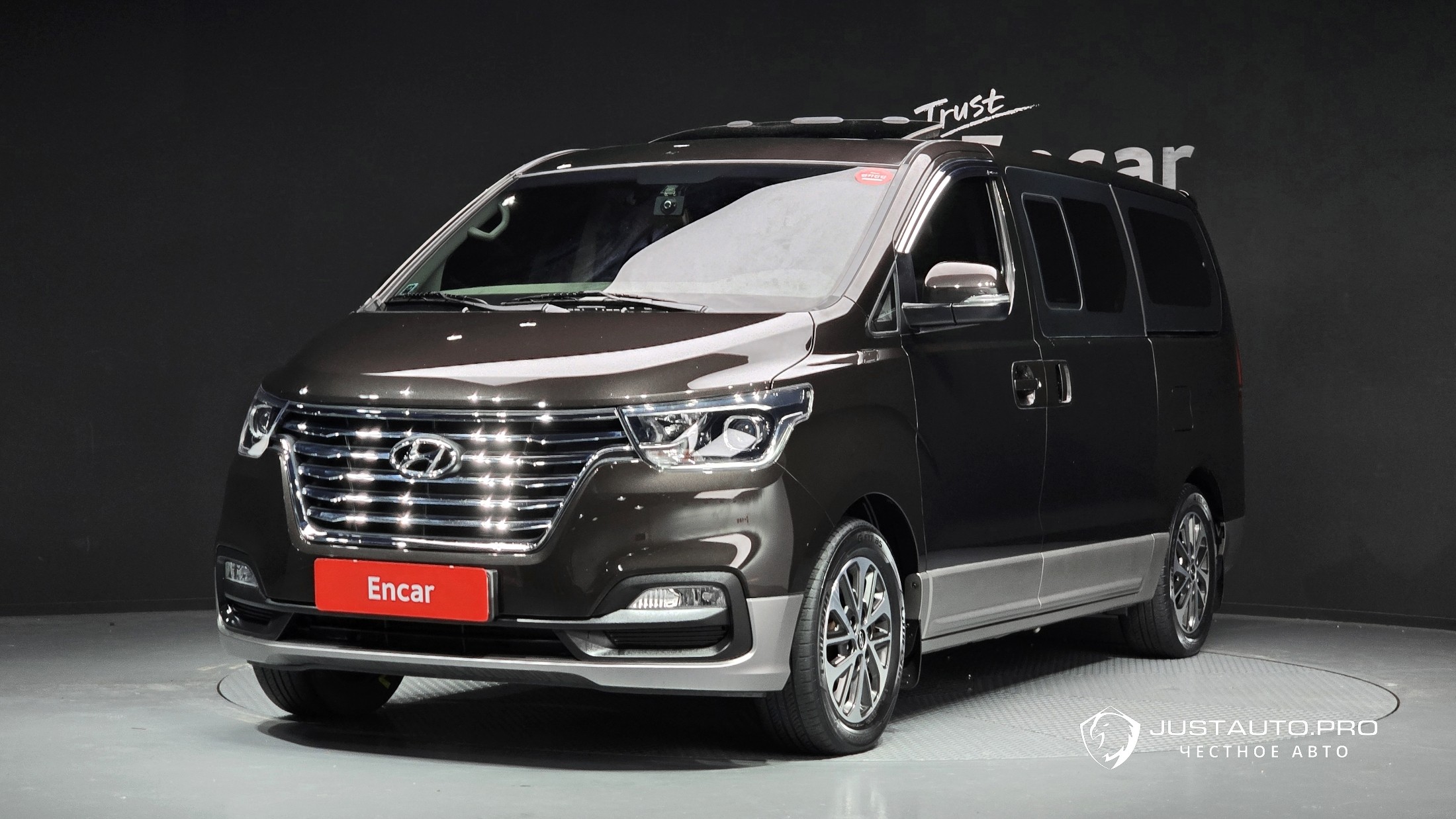 Автомобиль Hyundai Starex