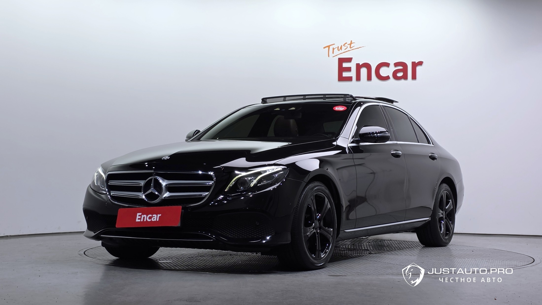 Автомобиль Mercedes-Benz E-Class