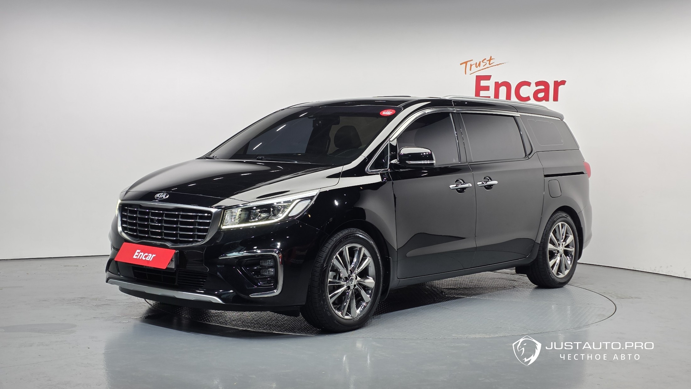 Автомобиль Kia Canival