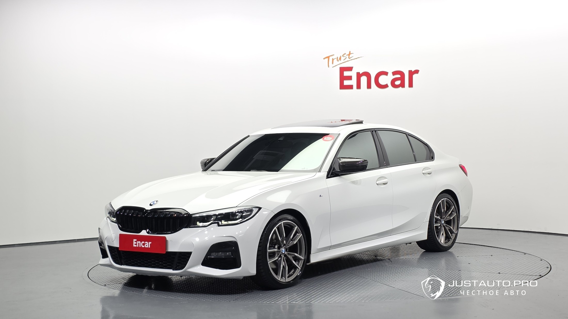 Автомобиль BMW 3-Series
