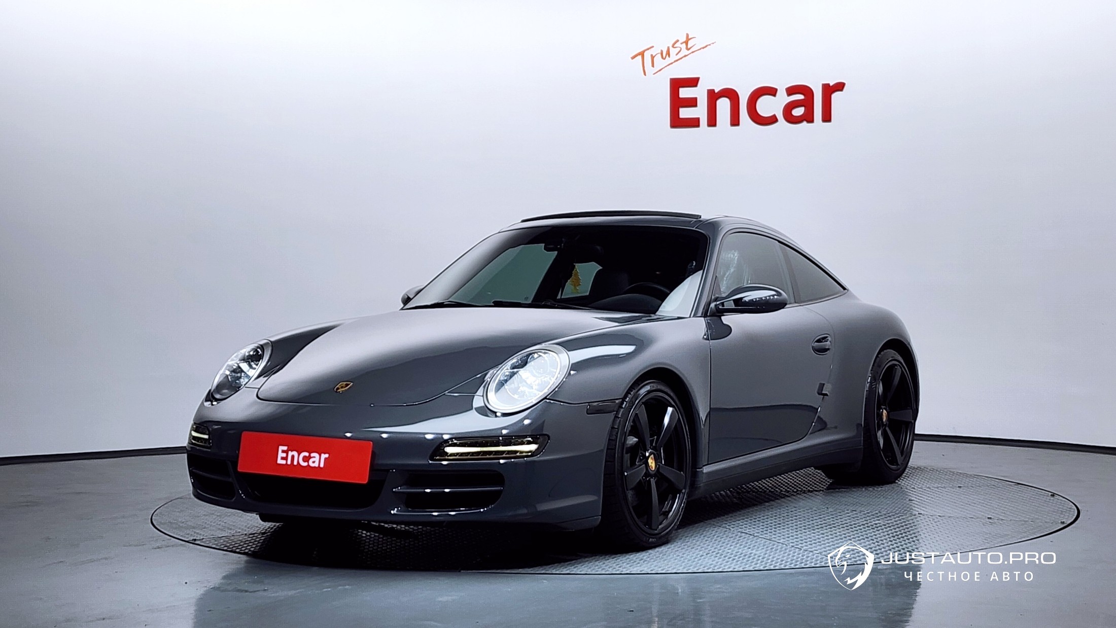 Автомобиль Porsche 911