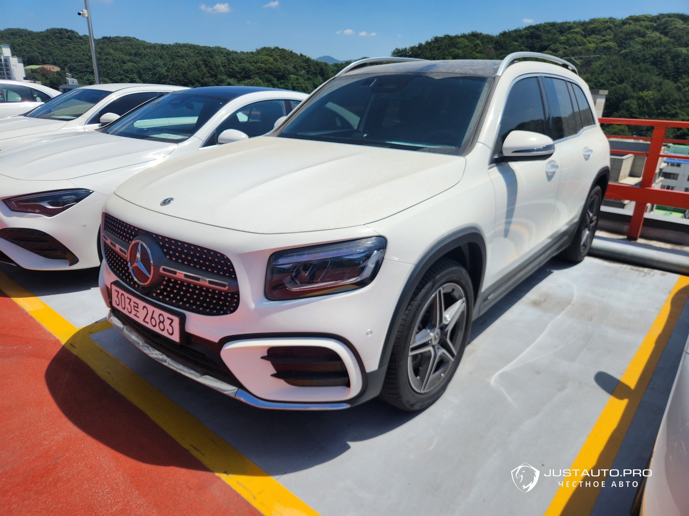 Автомобиль Mercedes-Benz GLB-Class