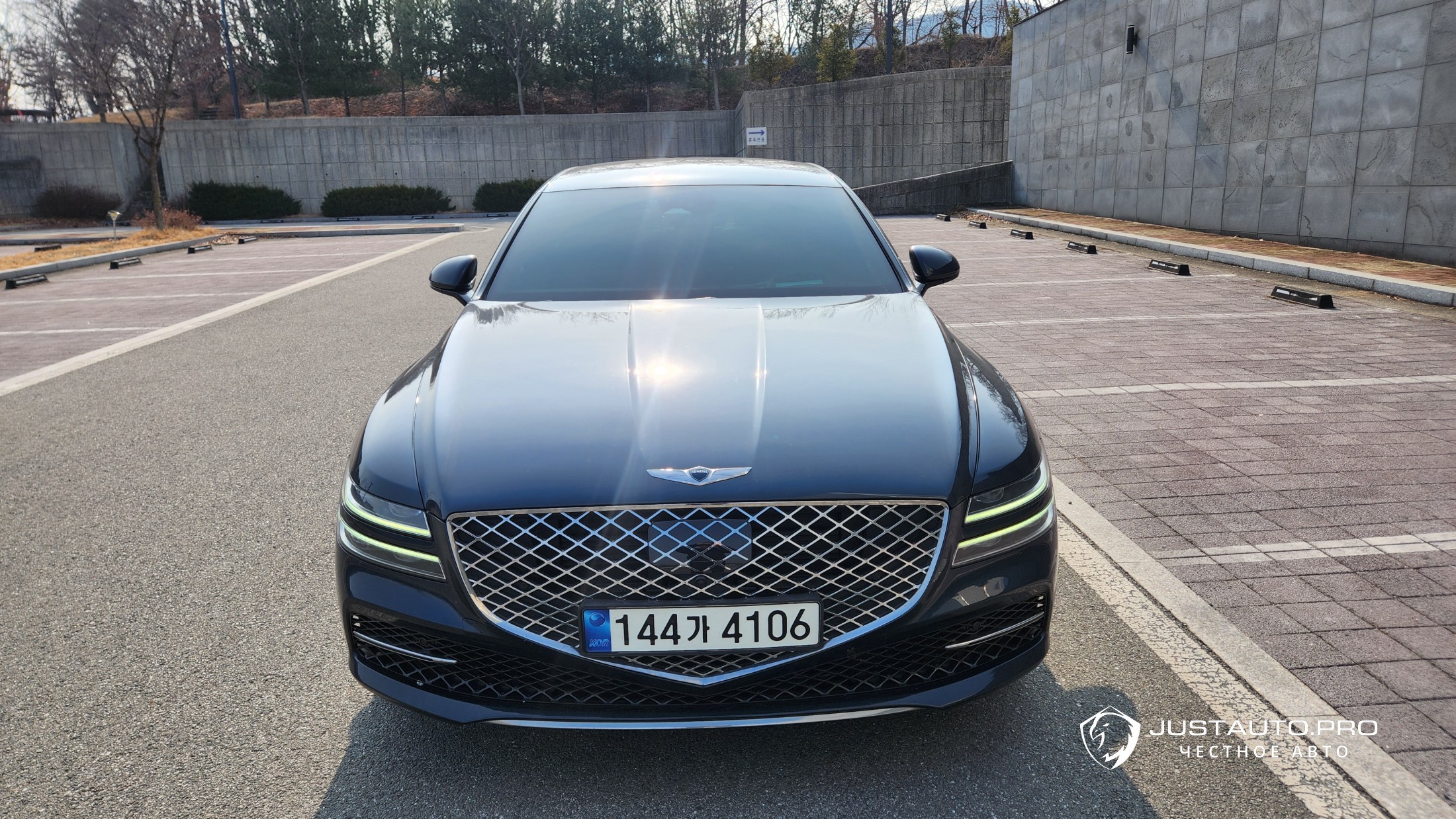 Автомобиль Genesis G80