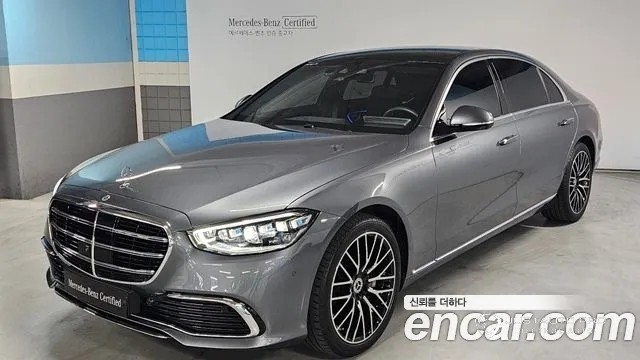 Автомобиль Mercedes-Benz S-Class