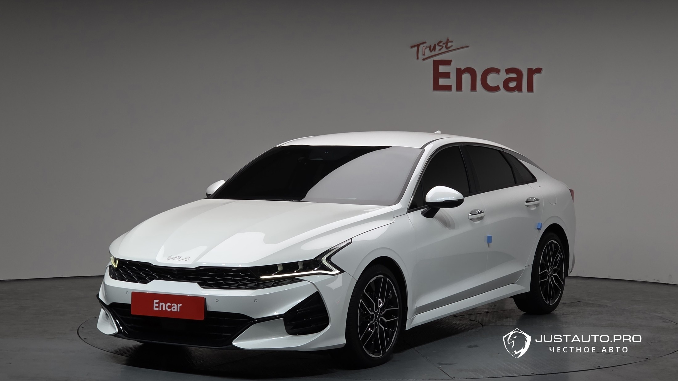 Автомобиль Kia K5
