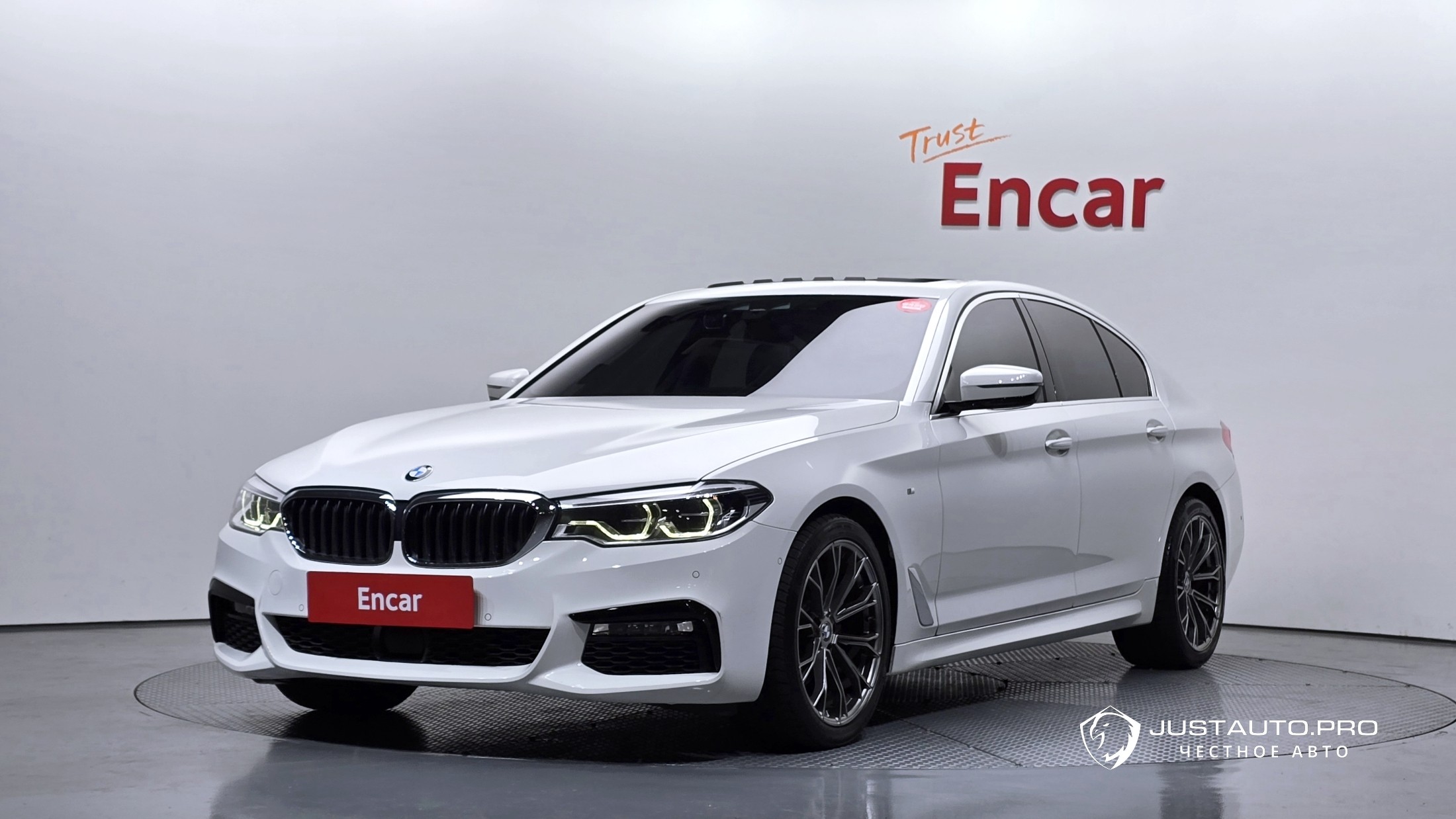 Автомобиль BMW 5-Series