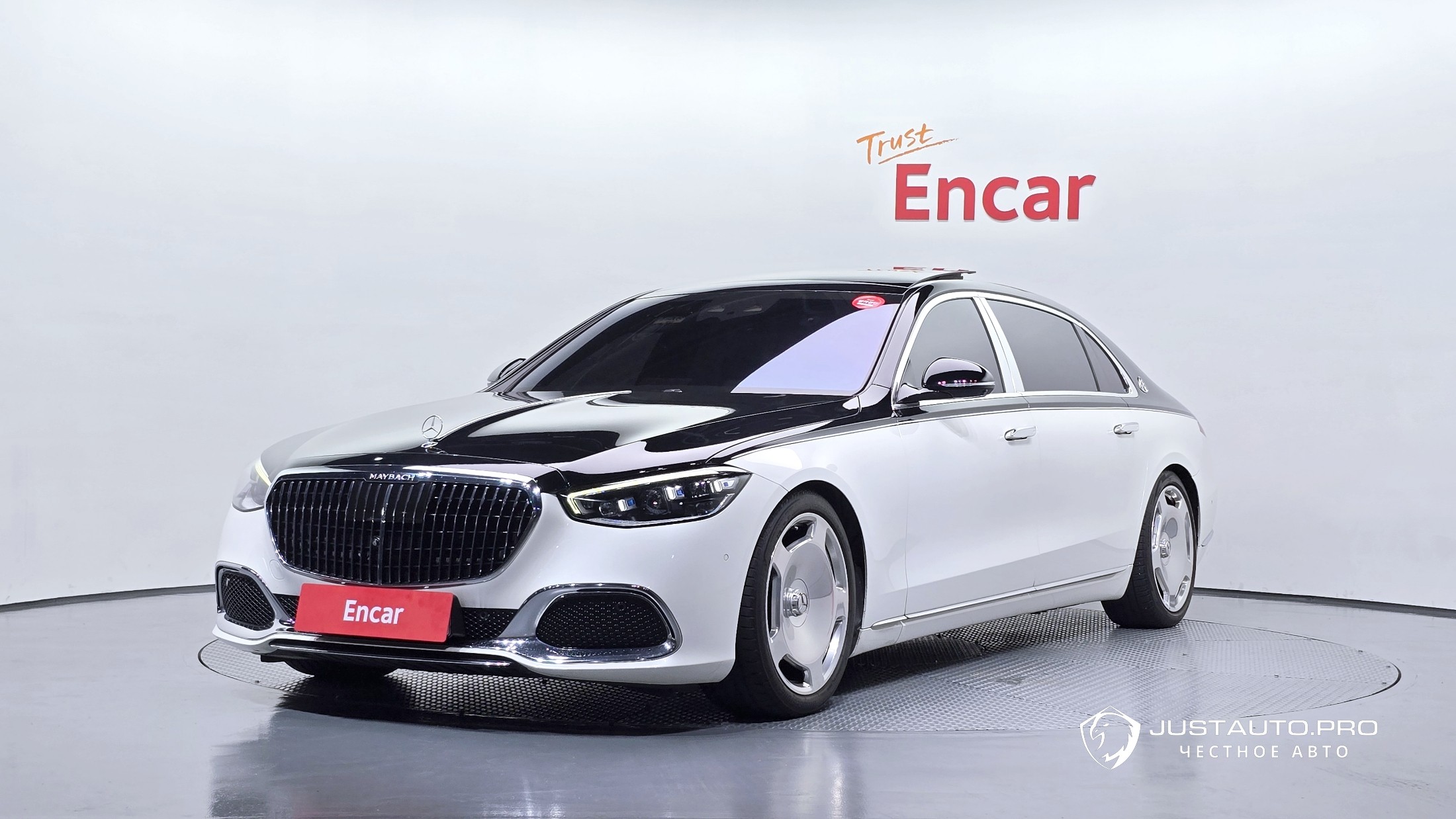 Автомобиль Mercedes-Benz S-Class