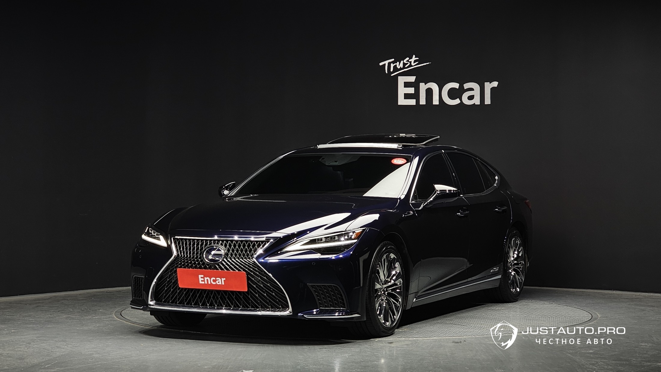 Автомобиль Lexus LS