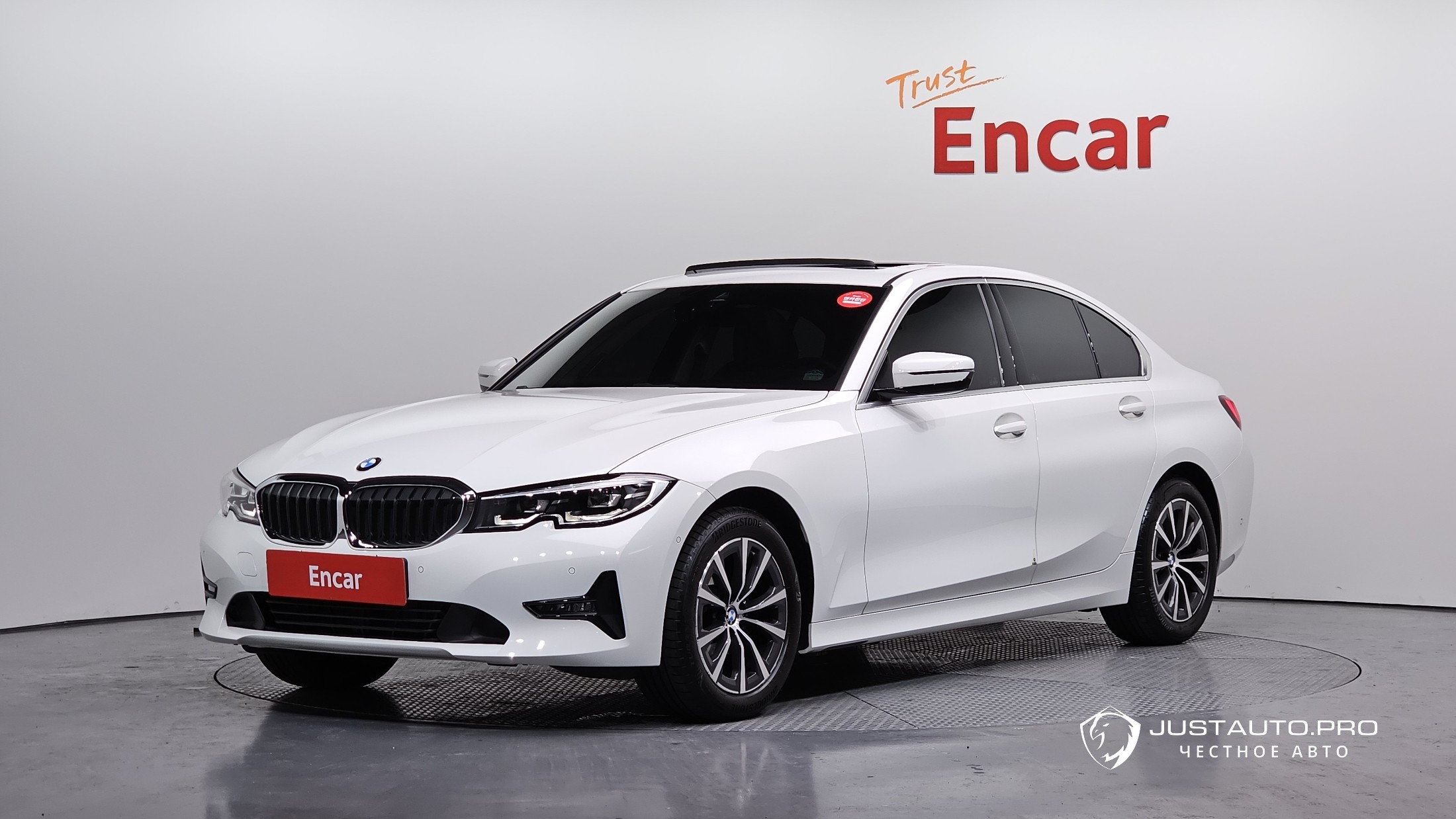 Автомобиль BMW 3-Series